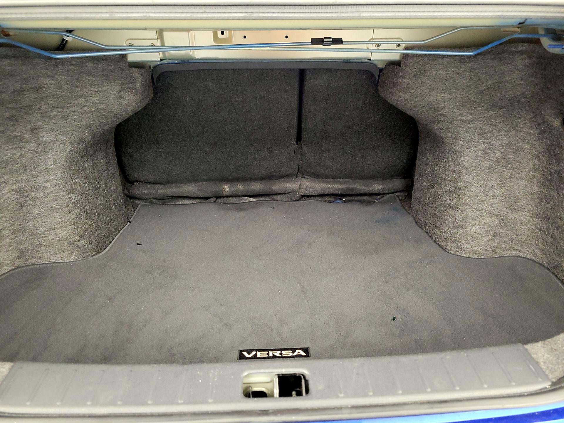 Thumbnail: 2016 Nissan Versa - 18