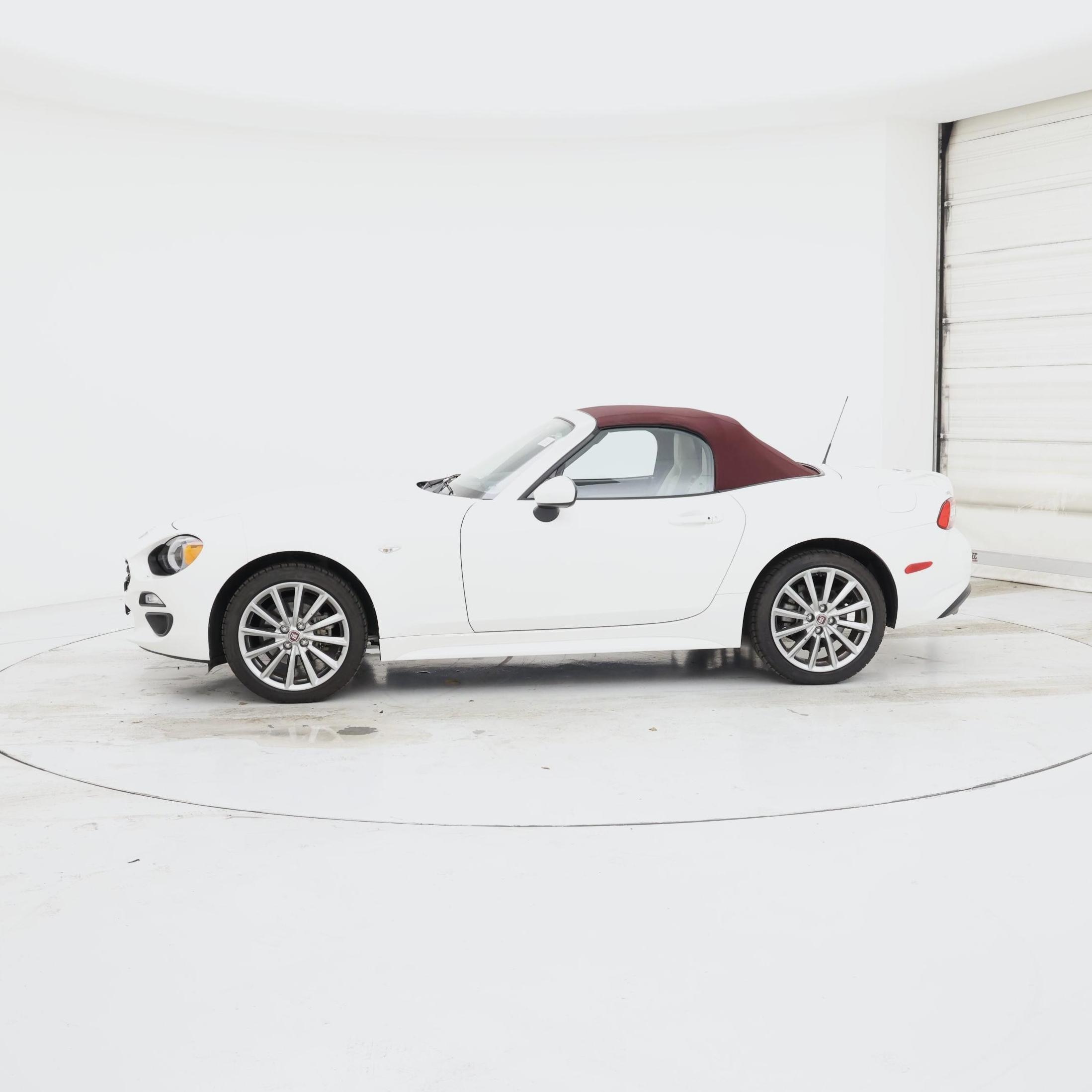 Thumbnail: 2018 Fiat 124 Spider - 3
