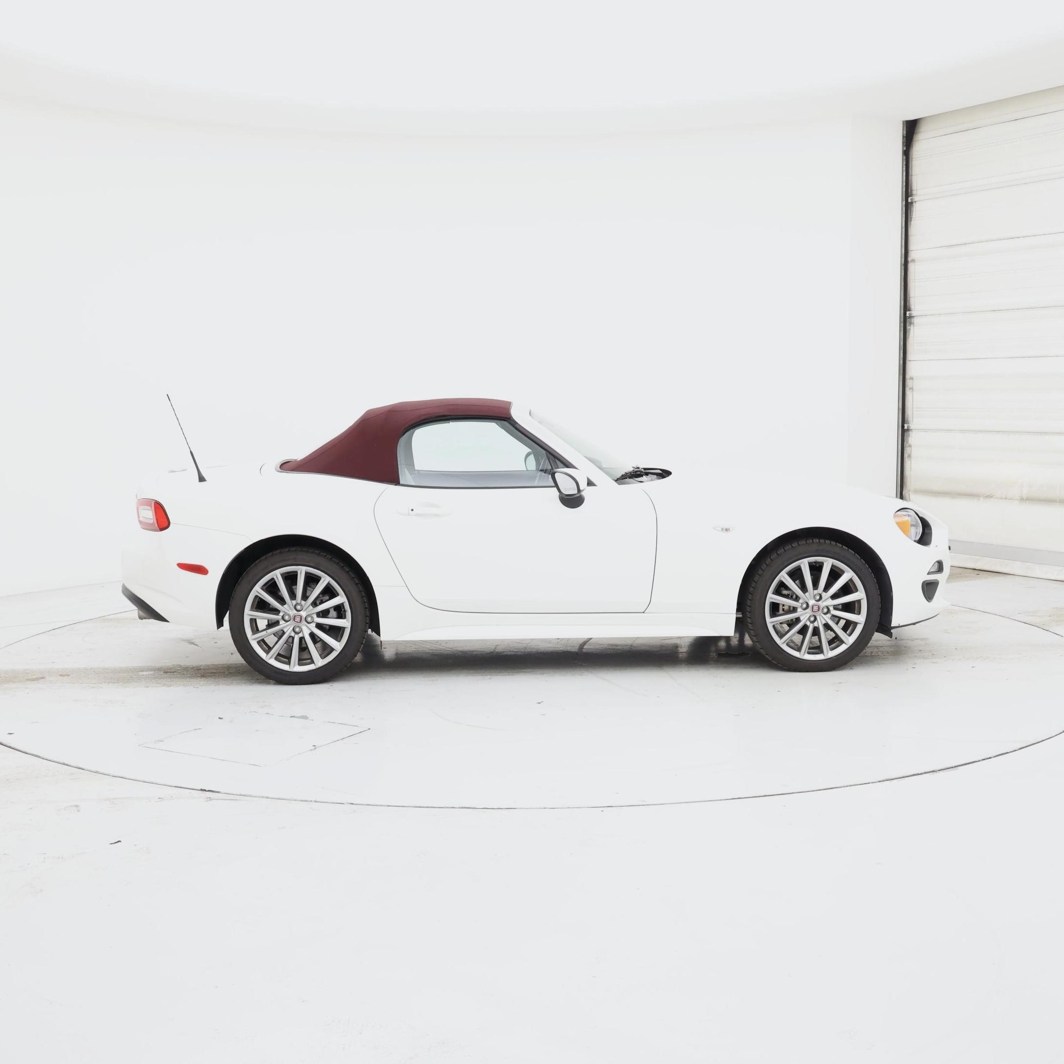 Thumbnail: 2018 Fiat 124 Spider - 7