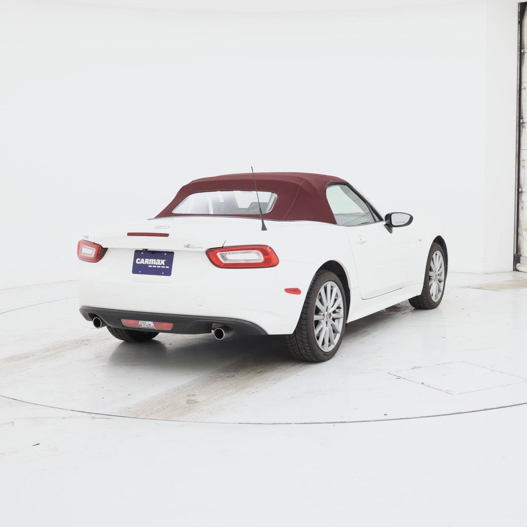 Thumbnail: 2018 Fiat 124 Spider - 8