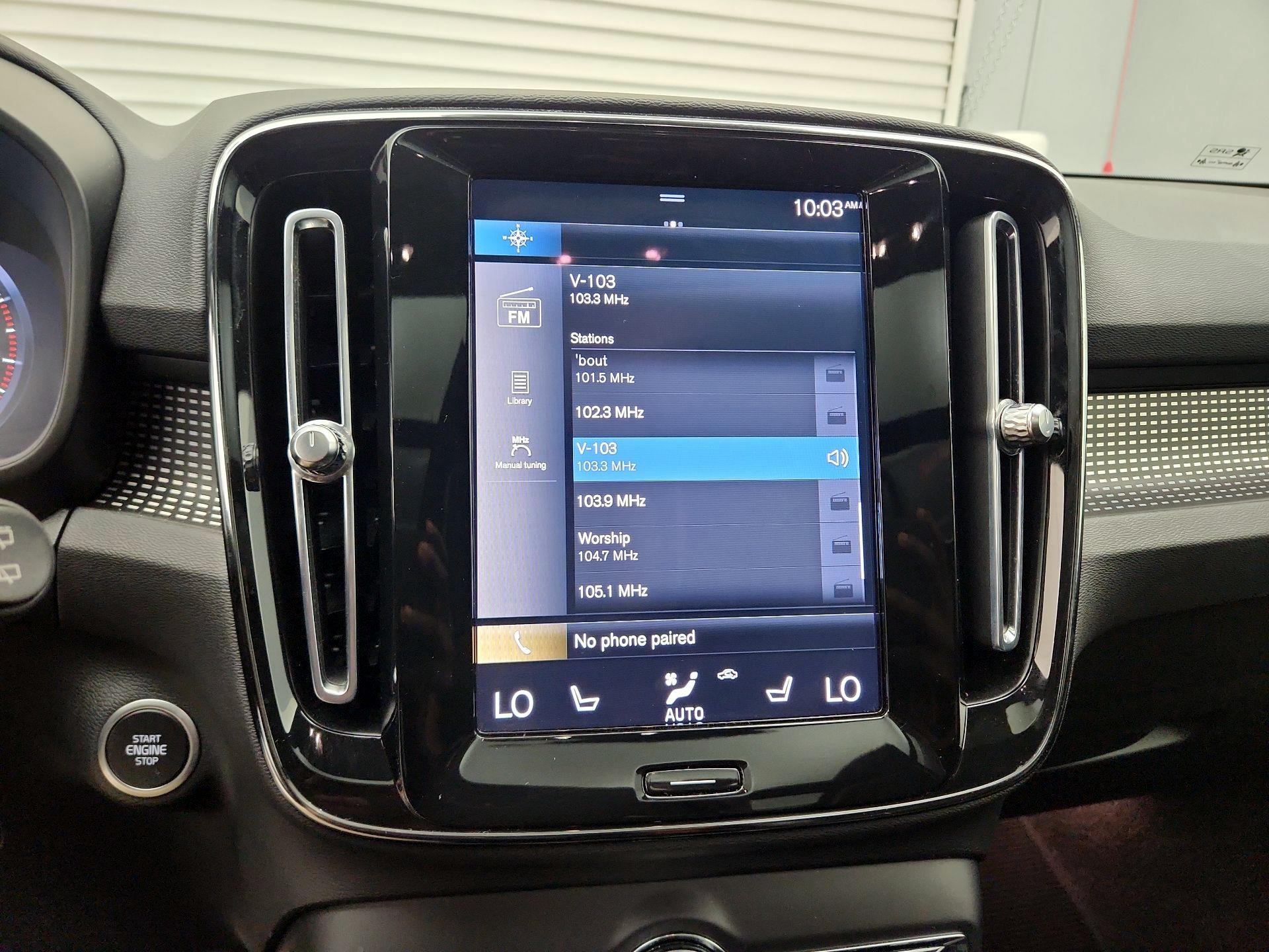 Thumbnail: 2021 Volvo XC40 - 16