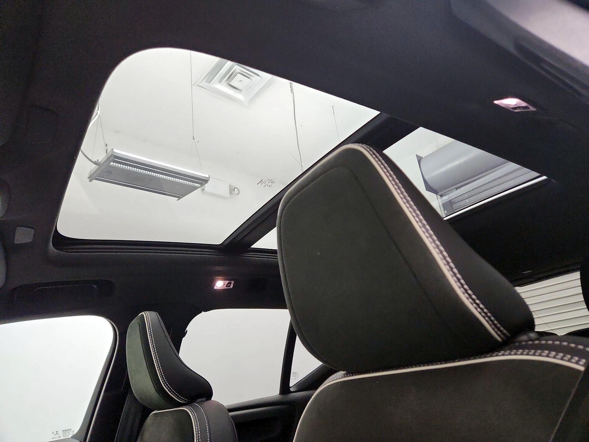 Thumbnail: 2021 Volvo XC40 - 20