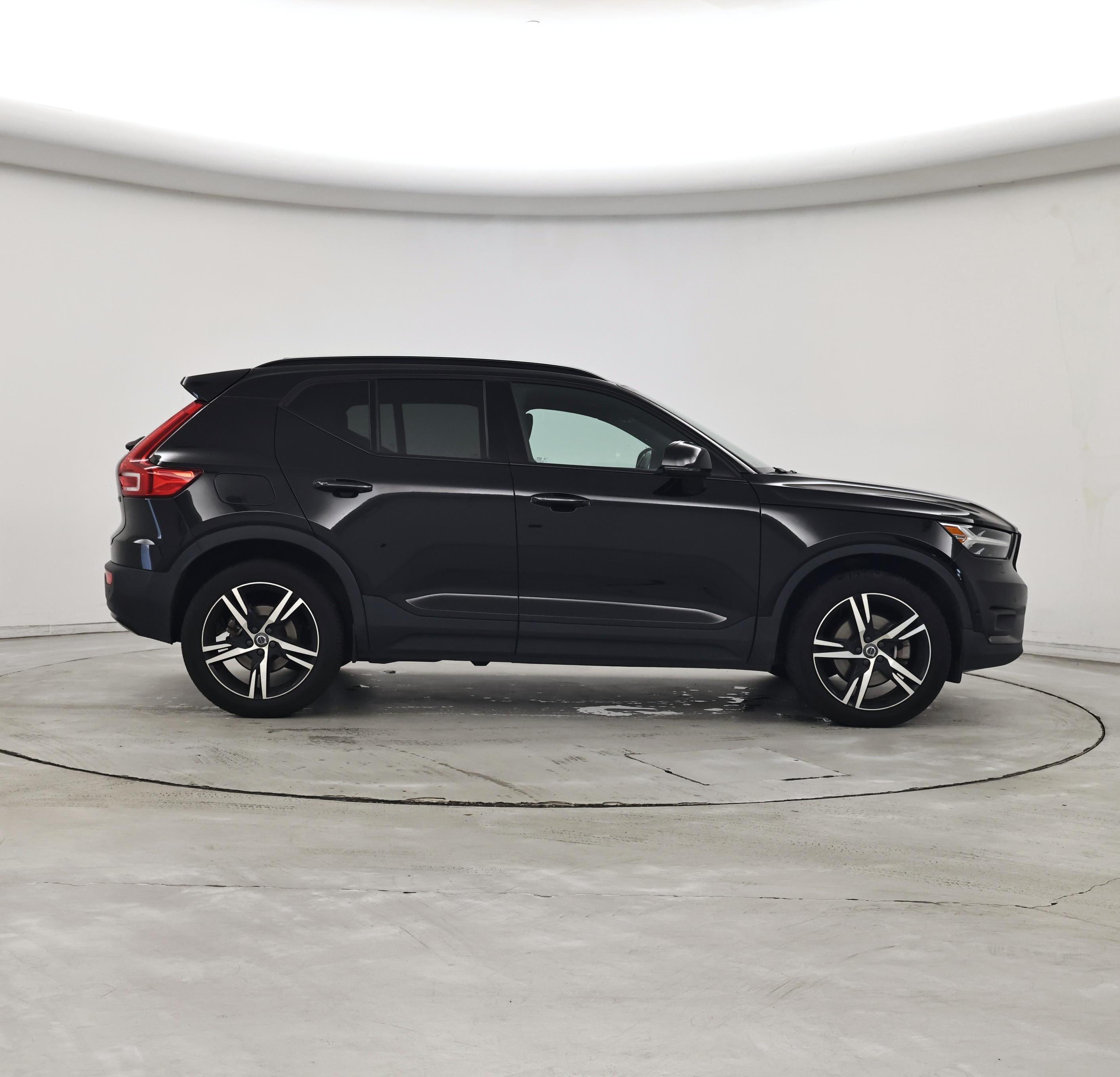 Thumbnail: 2021 Volvo XC40 - 7