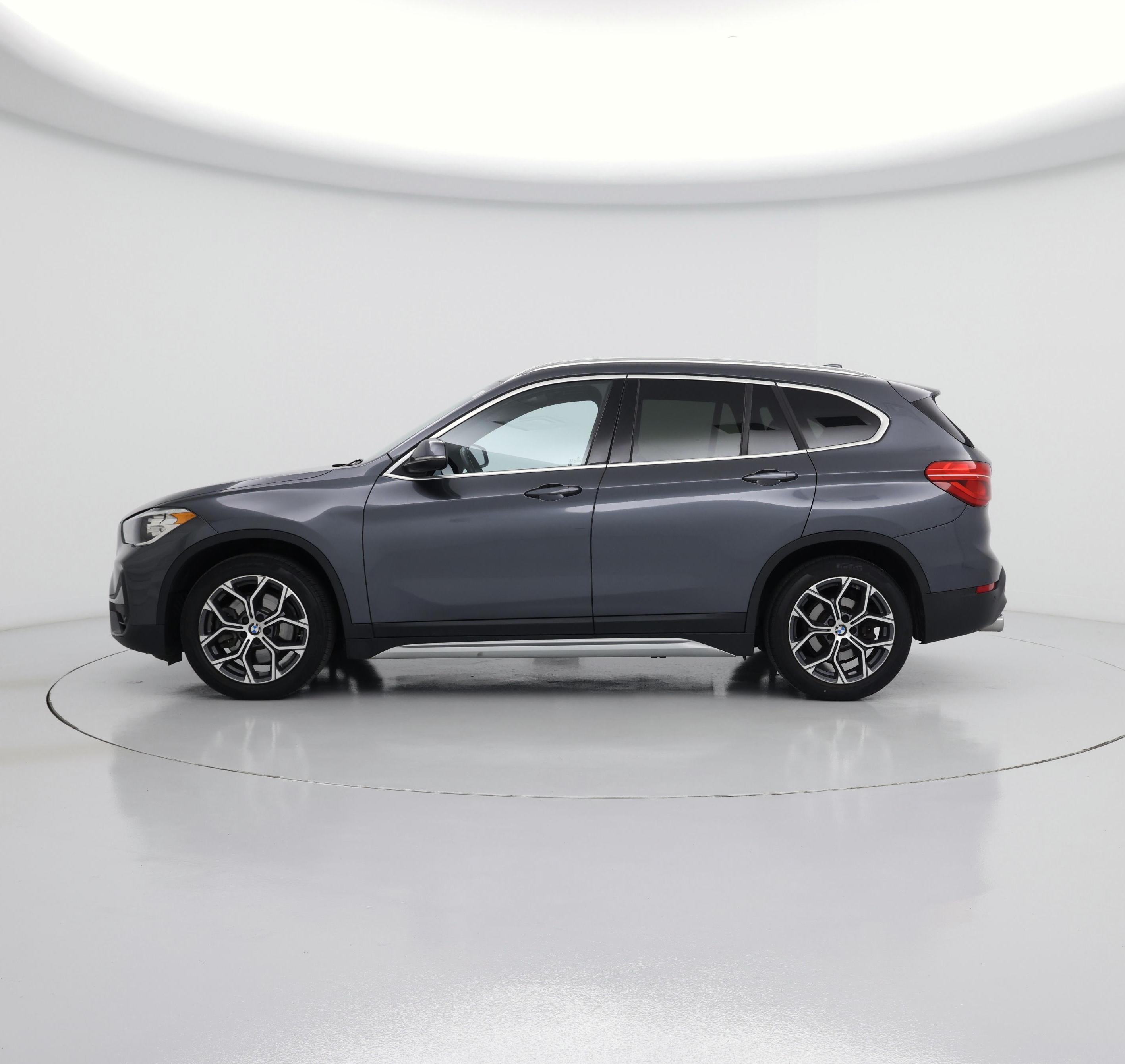 Thumbnail: 2021 BMW X1 - 3