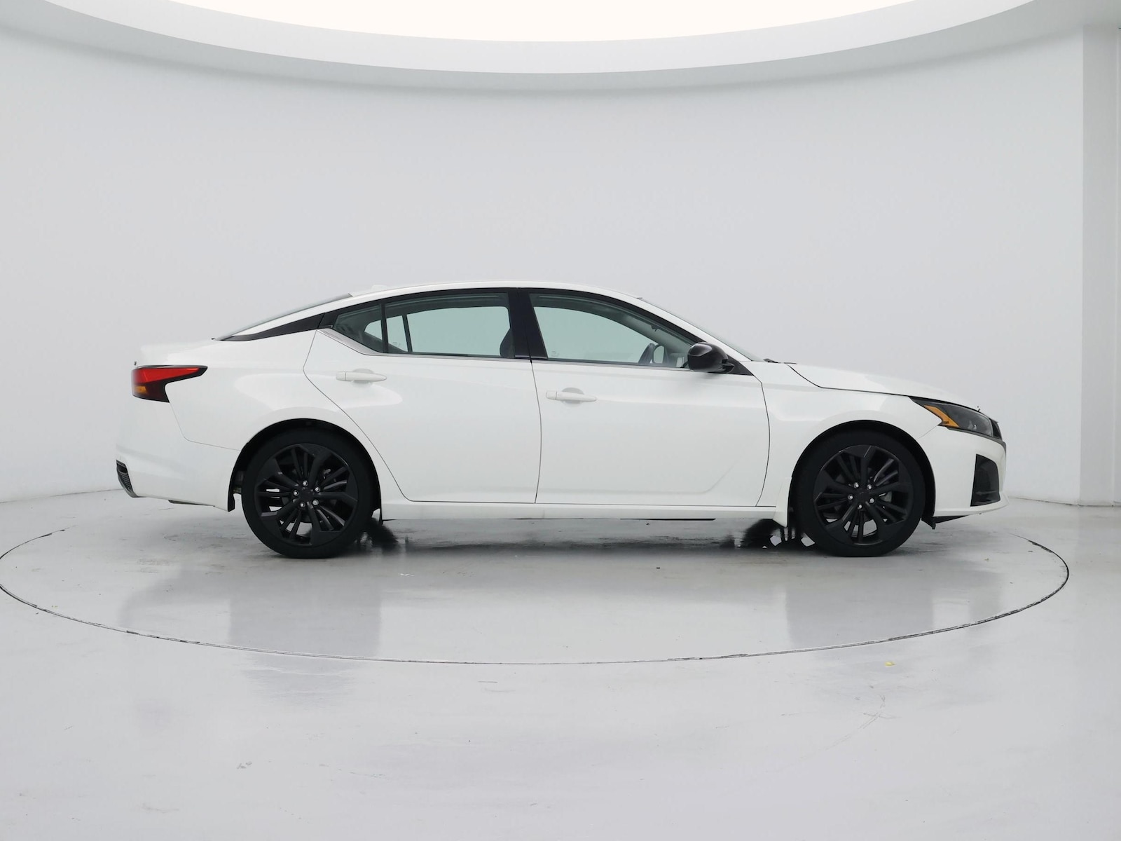 2023 Nissan Altima SR - Photo 8