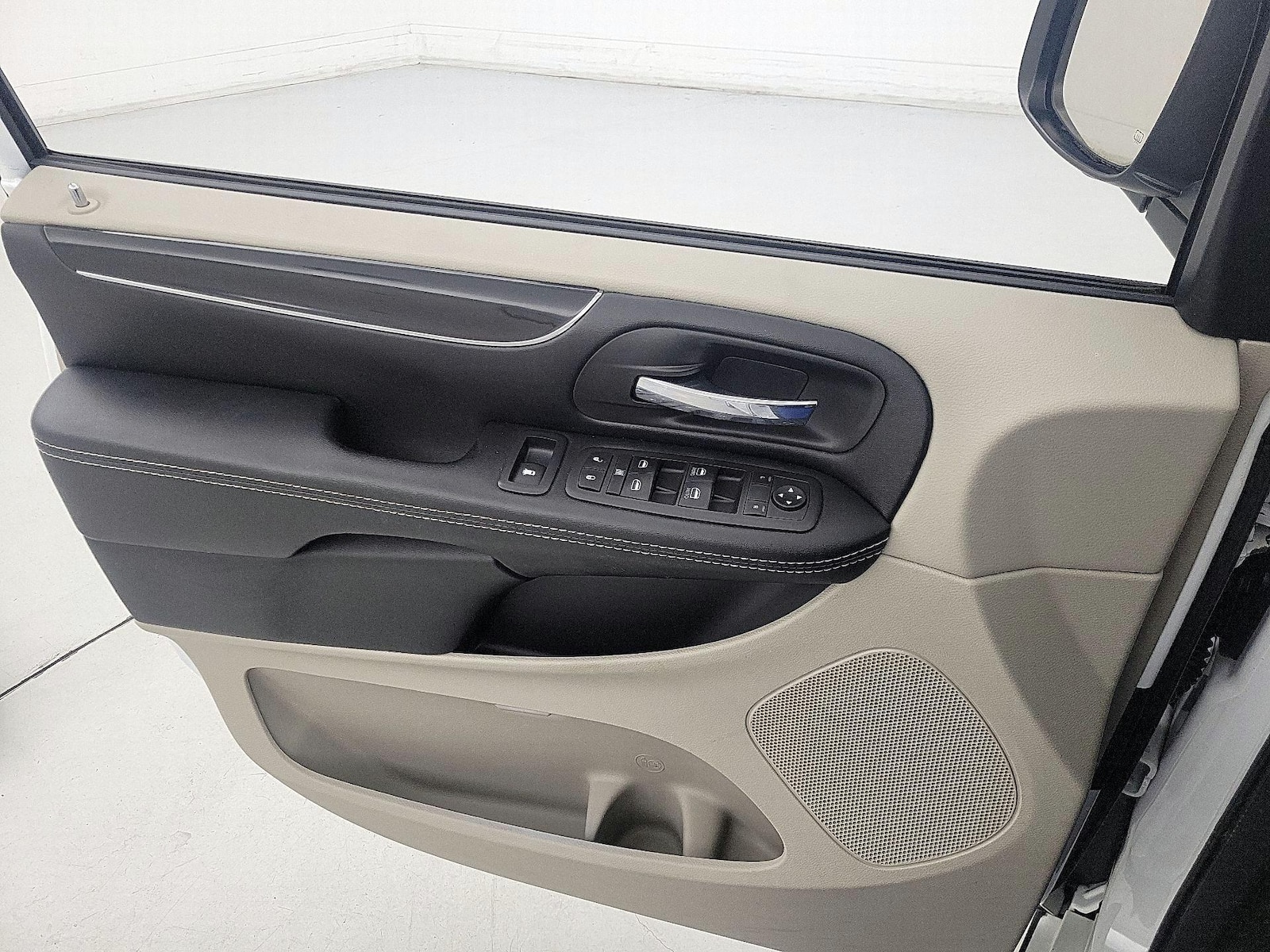 2019 Dodge Grand Caravan SXT - Photo 13