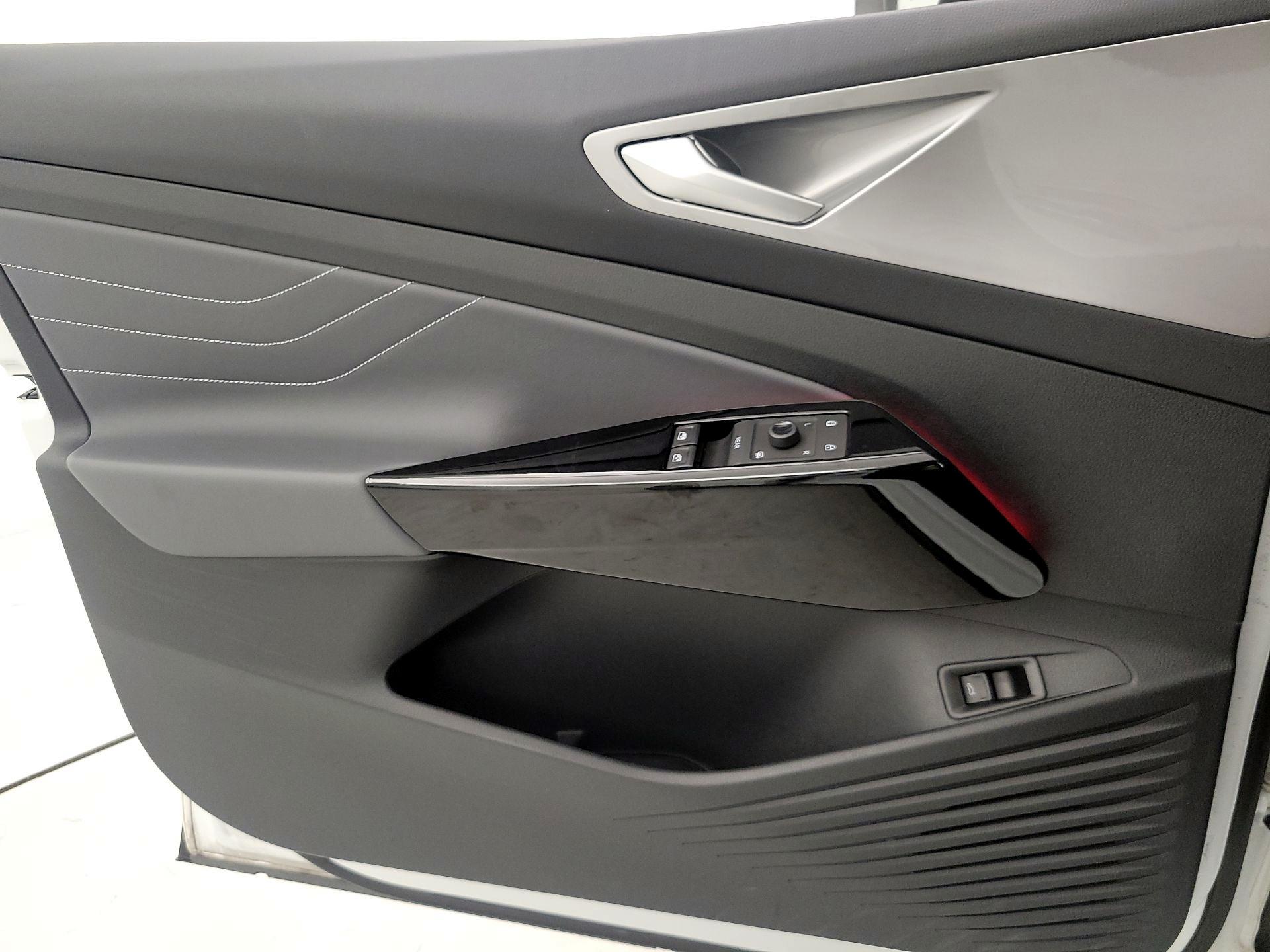 Thumbnail: 2023 Volkswagen ID.4 - 12