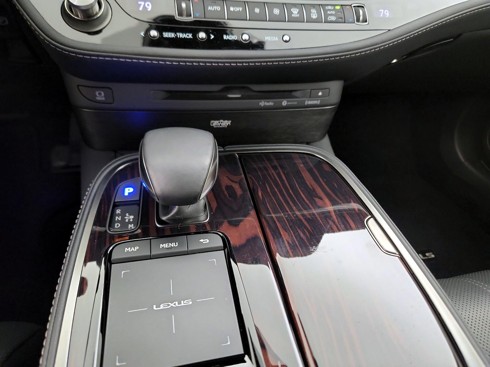 2022 Lexus LS Base - Photo 18