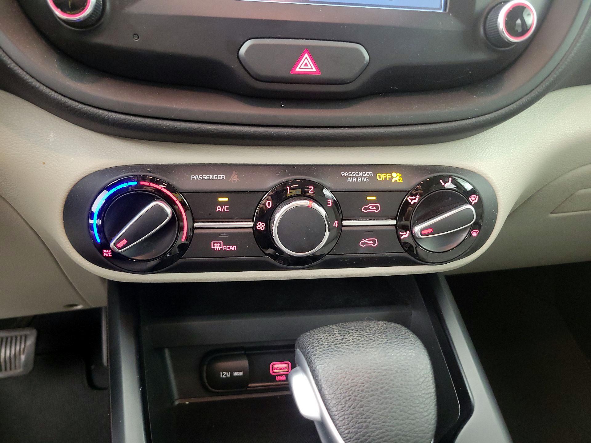 Thumbnail: 2020 Kia Soul - 16
