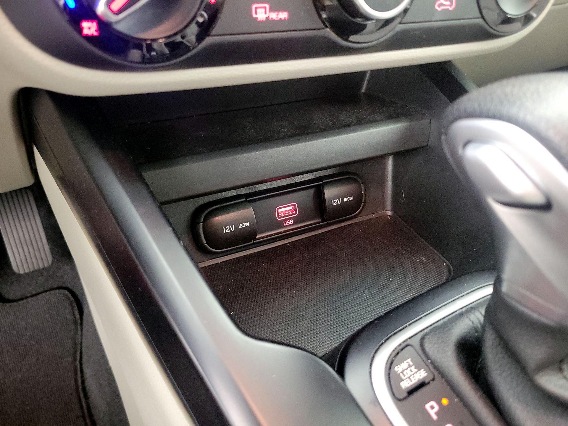 Thumbnail: 2020 Kia Soul - 18