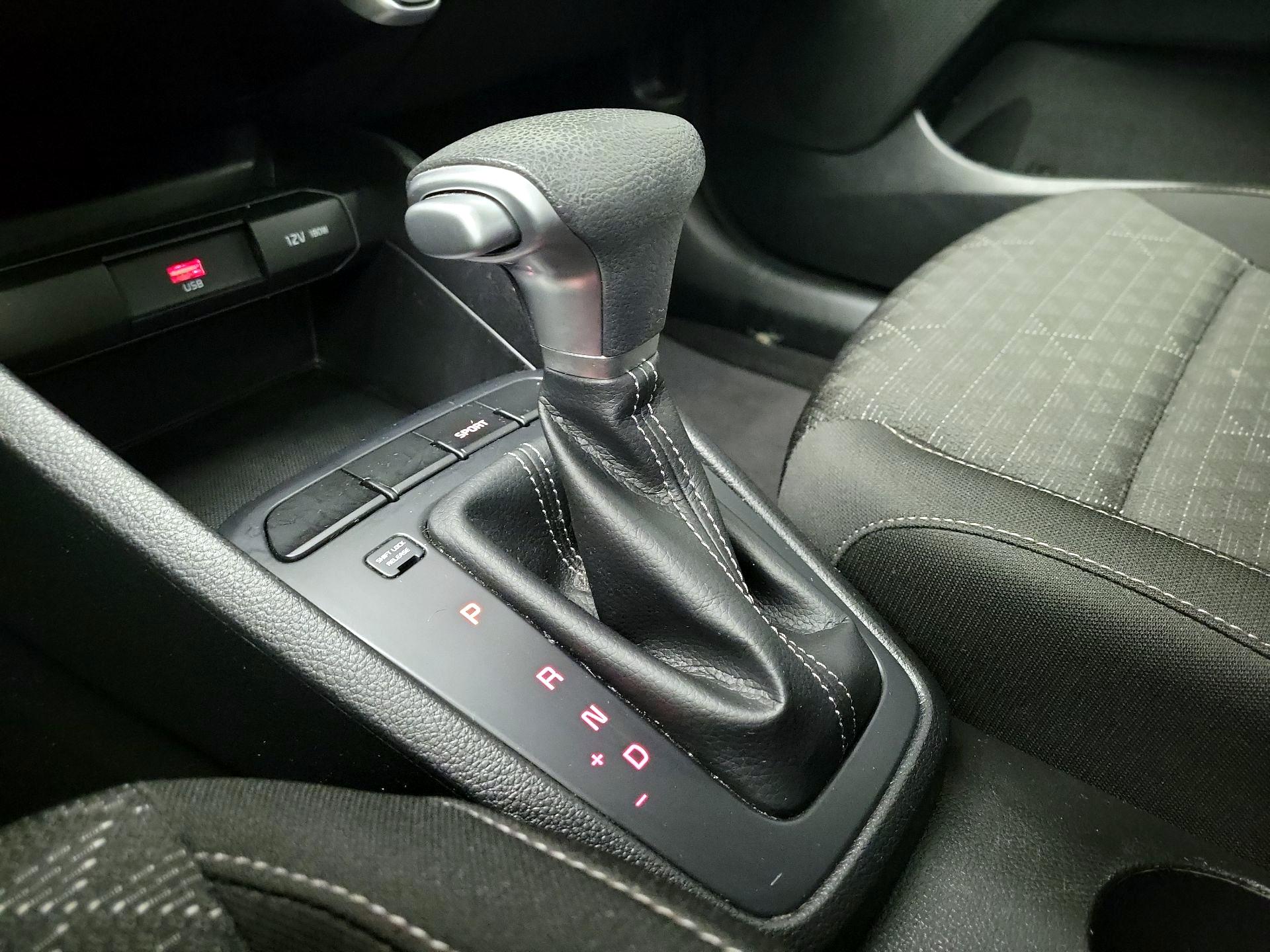 Thumbnail: 2022 Kia Rio - 17