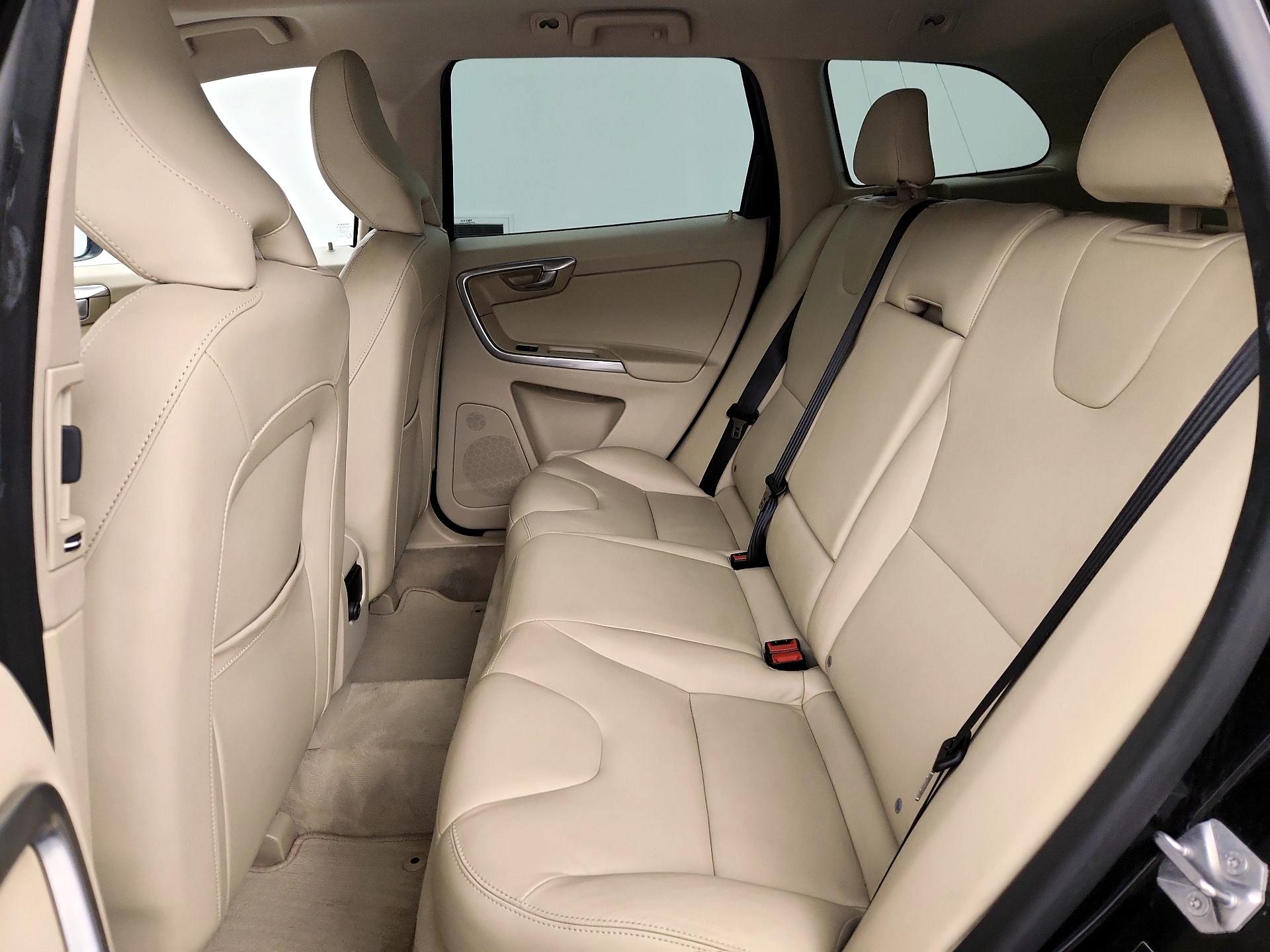 Thumbnail: 2016 Volvo XC60 - 19
