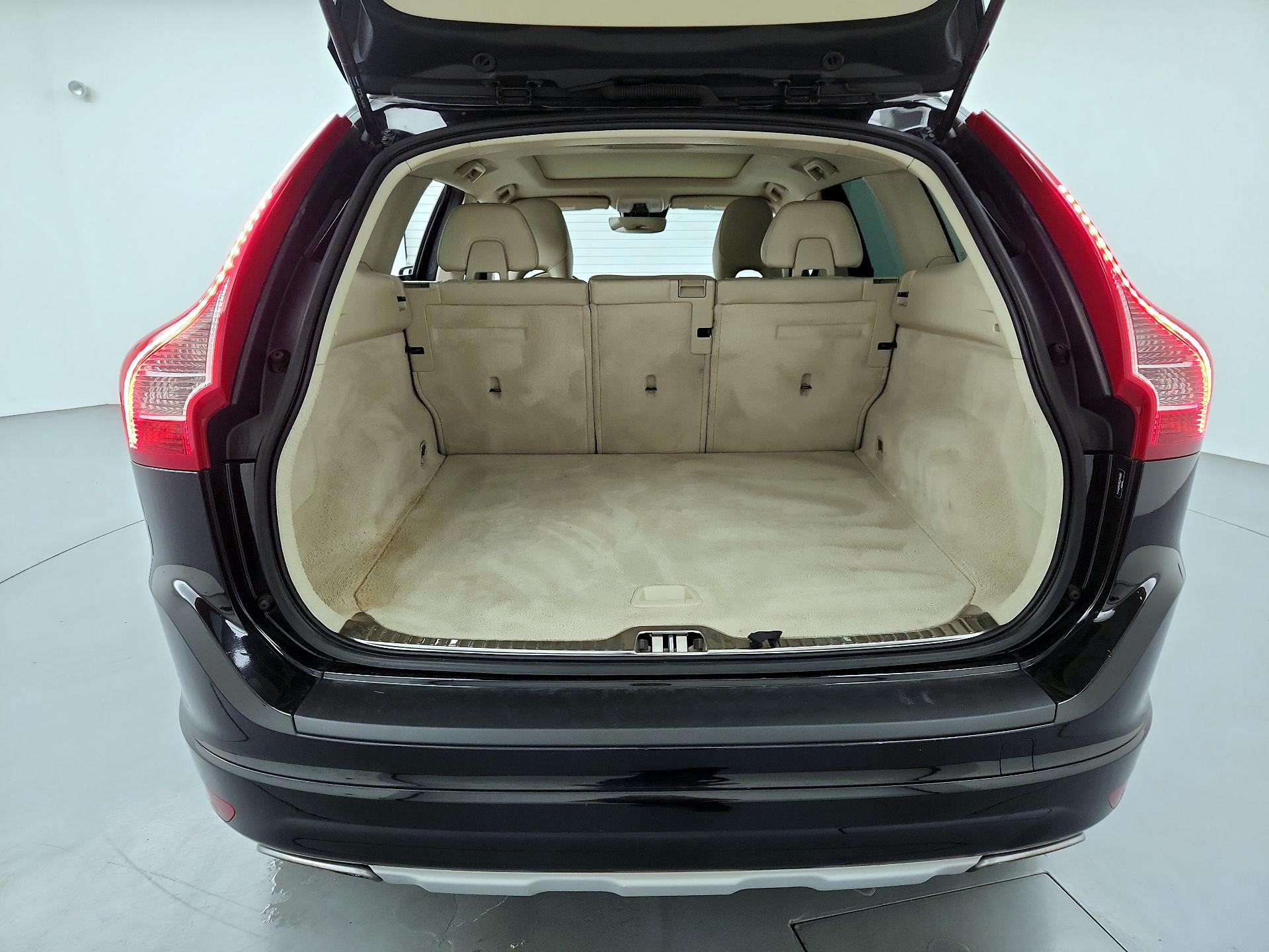 Thumbnail: 2016 Volvo XC60 - 20