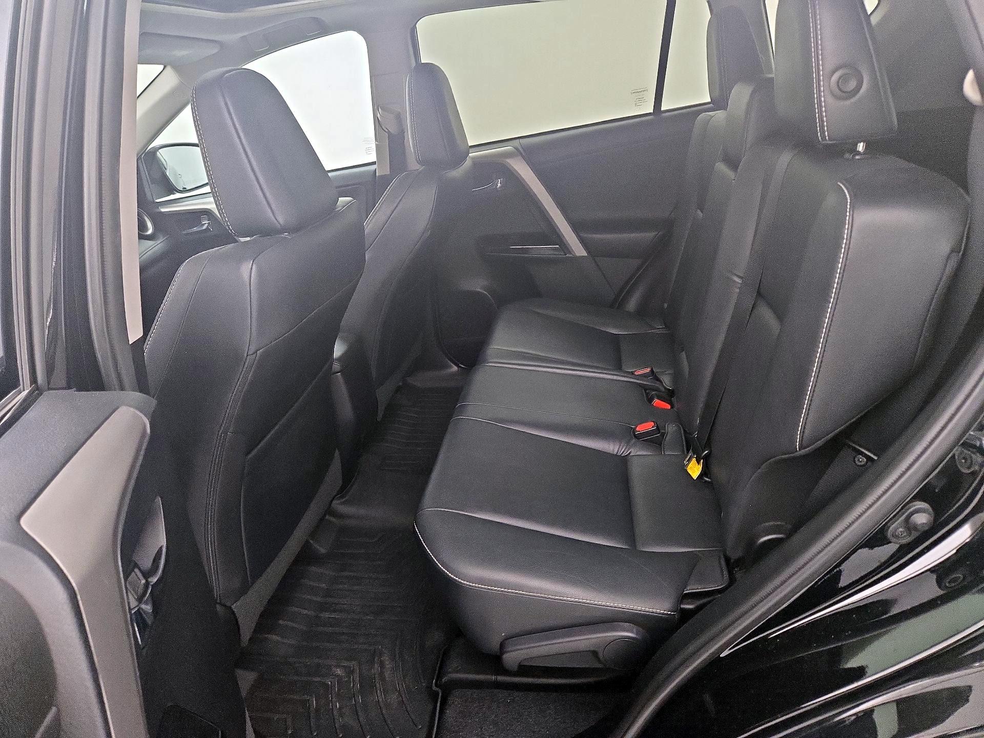 Thumbnail: 2017 Toyota RAV4 - 20