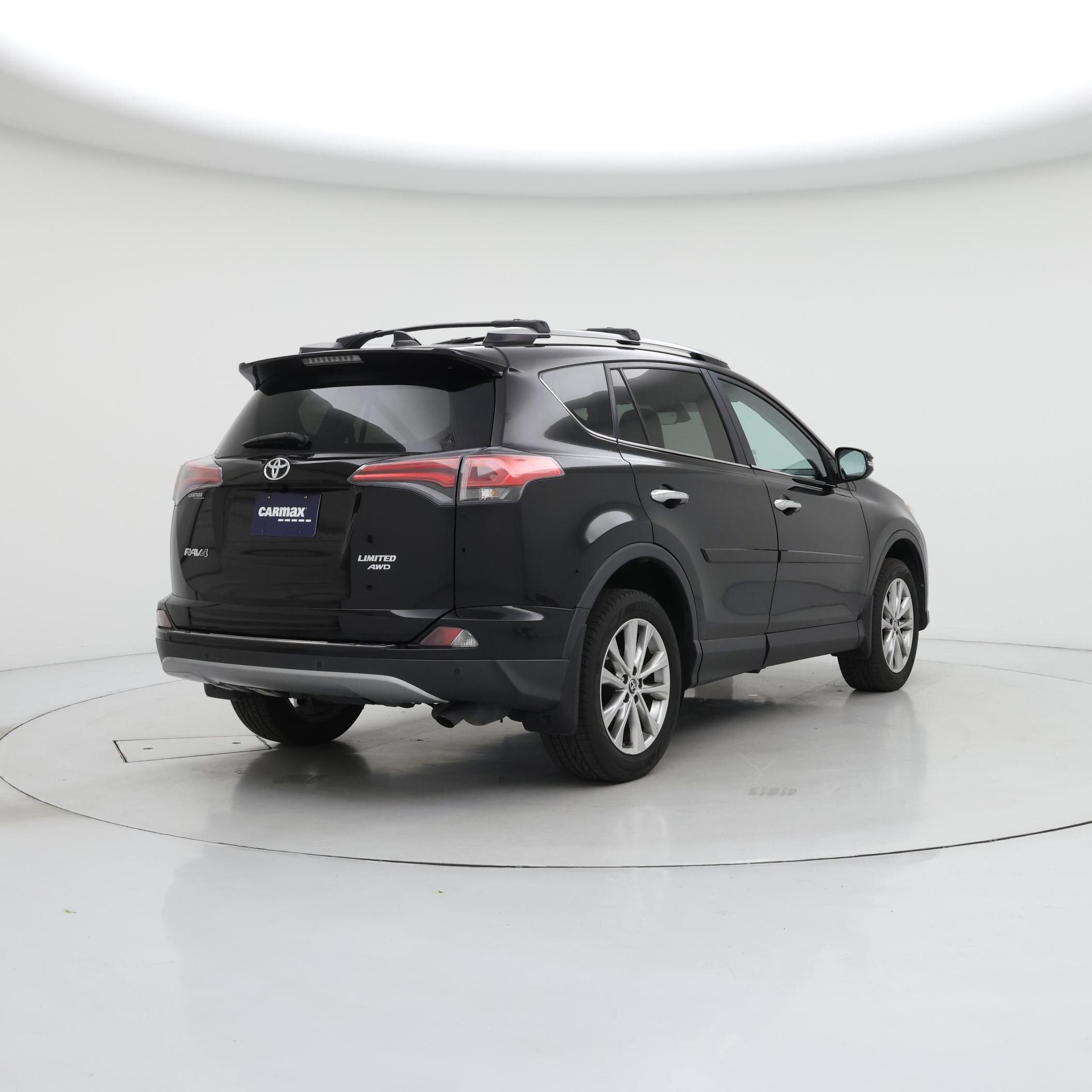Thumbnail: 2017 Toyota RAV4 - 8