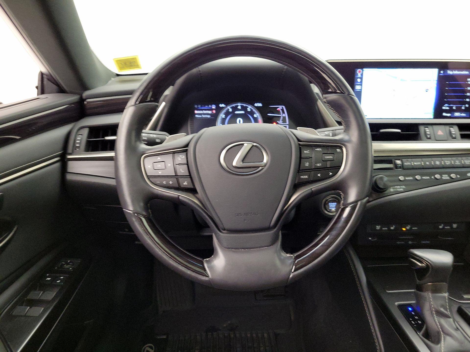 Thumbnail: 2019 Lexus ES - 10