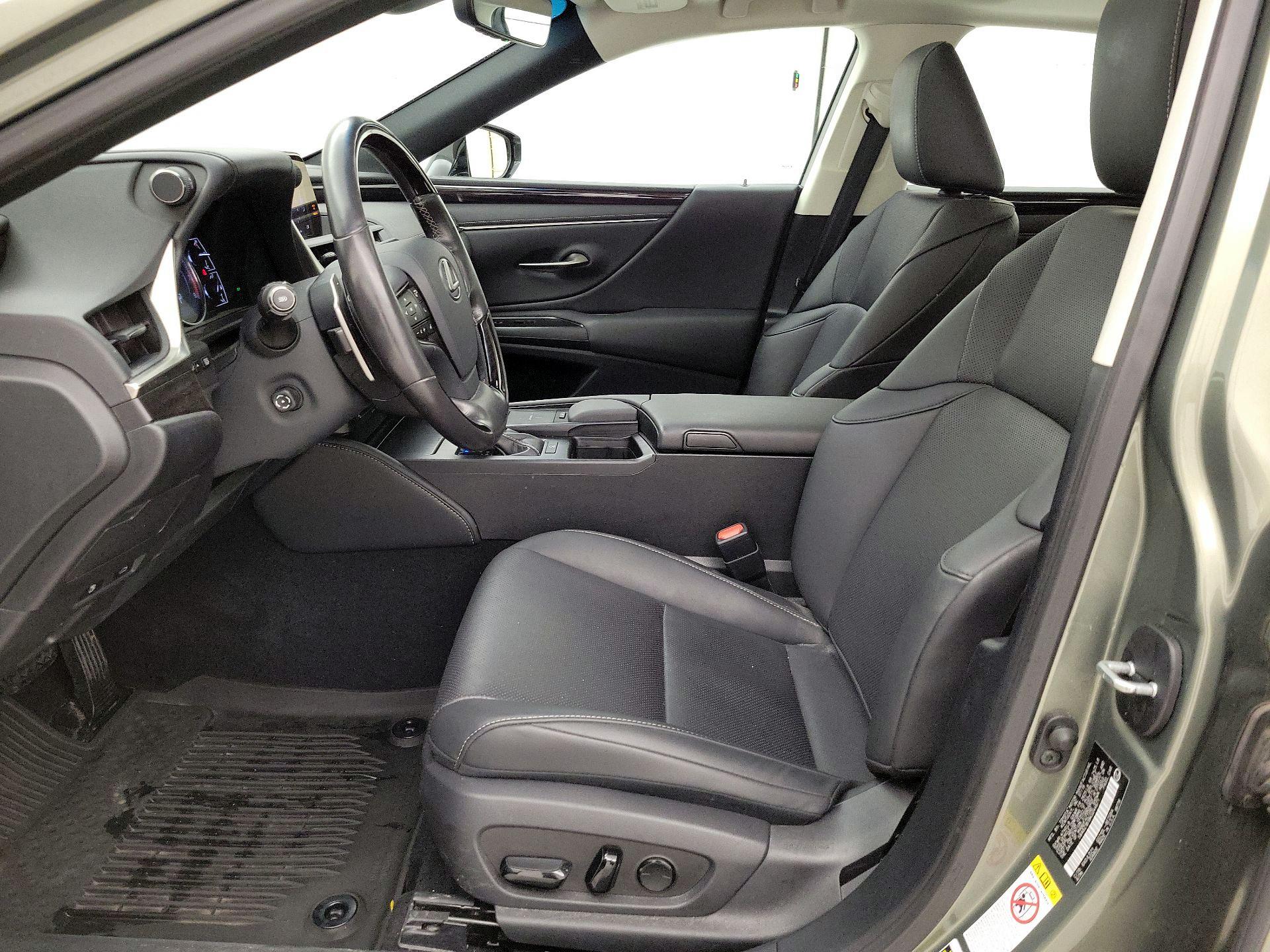 Thumbnail: 2019 Lexus ES - 11