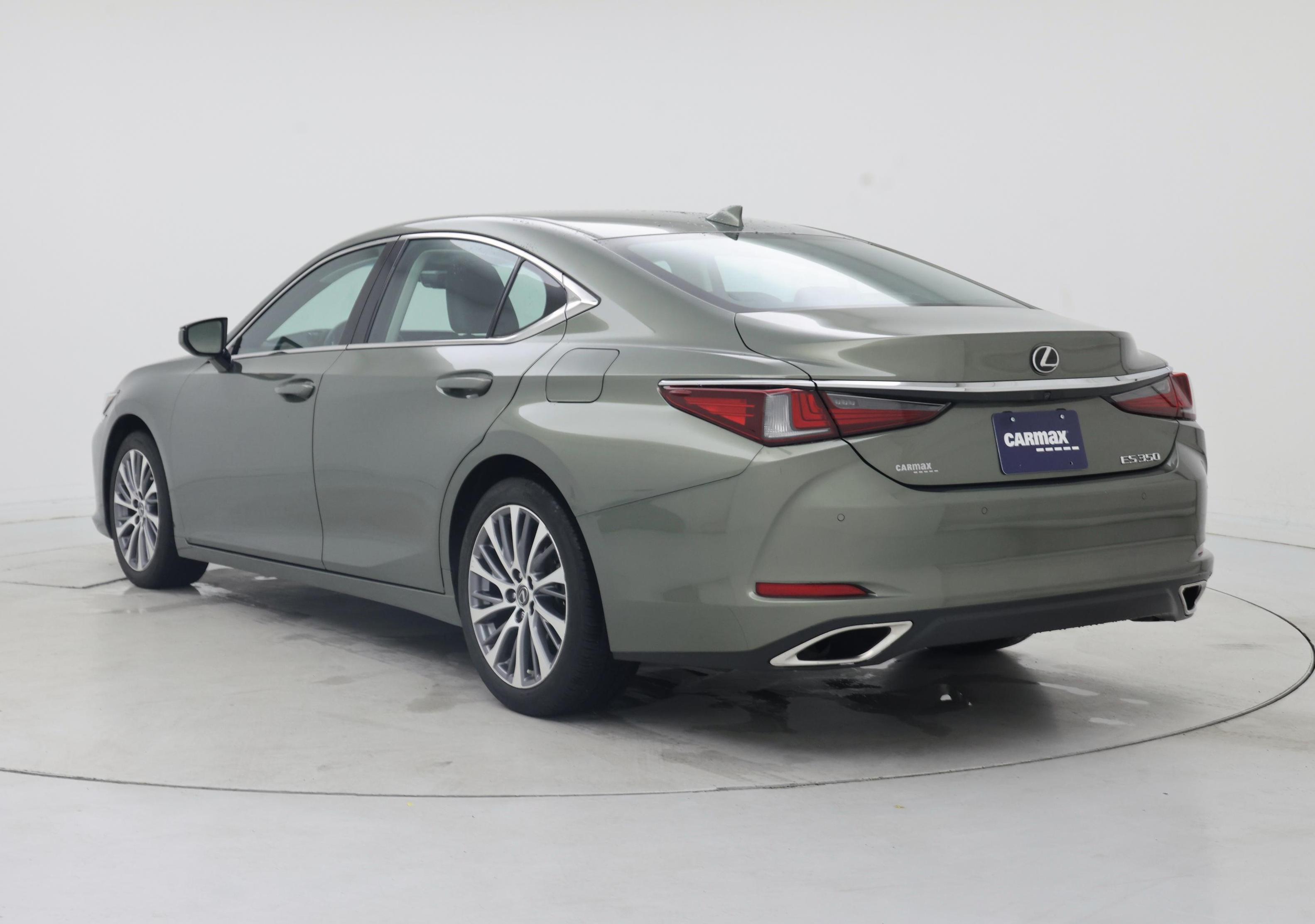 Thumbnail: 2019 Lexus ES - 2