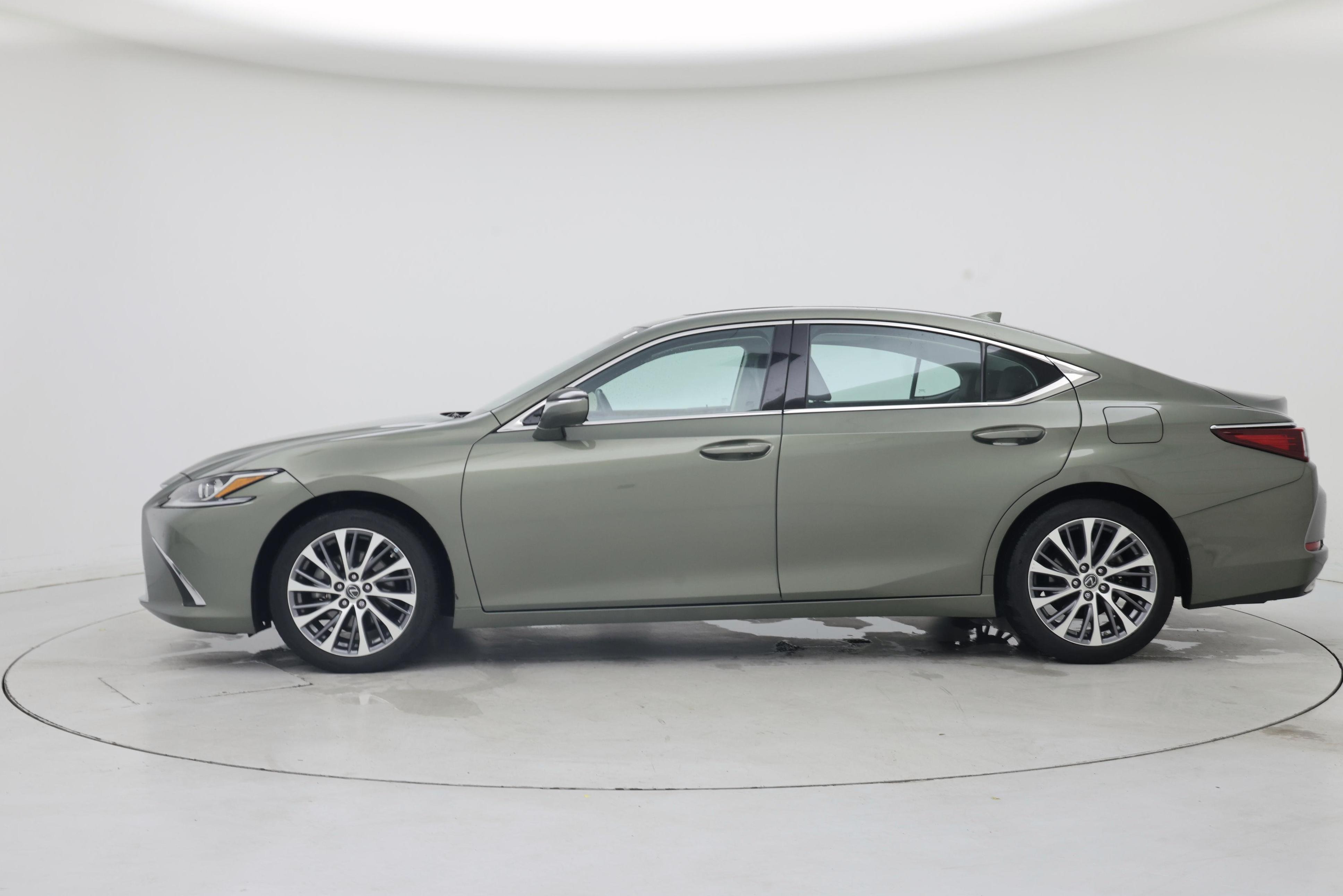 Thumbnail: 2019 Lexus ES - 3