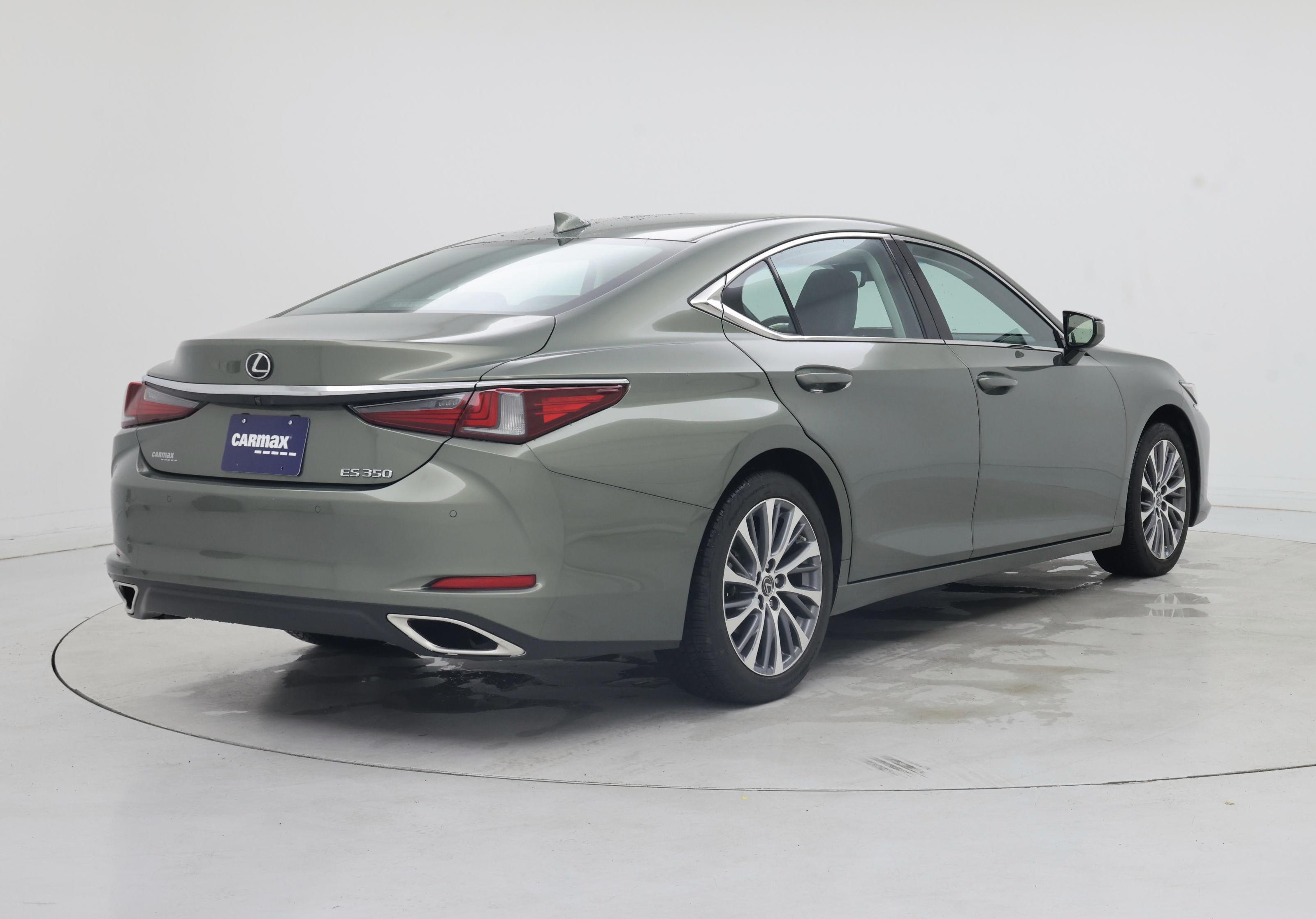 Thumbnail: 2019 Lexus ES - 8