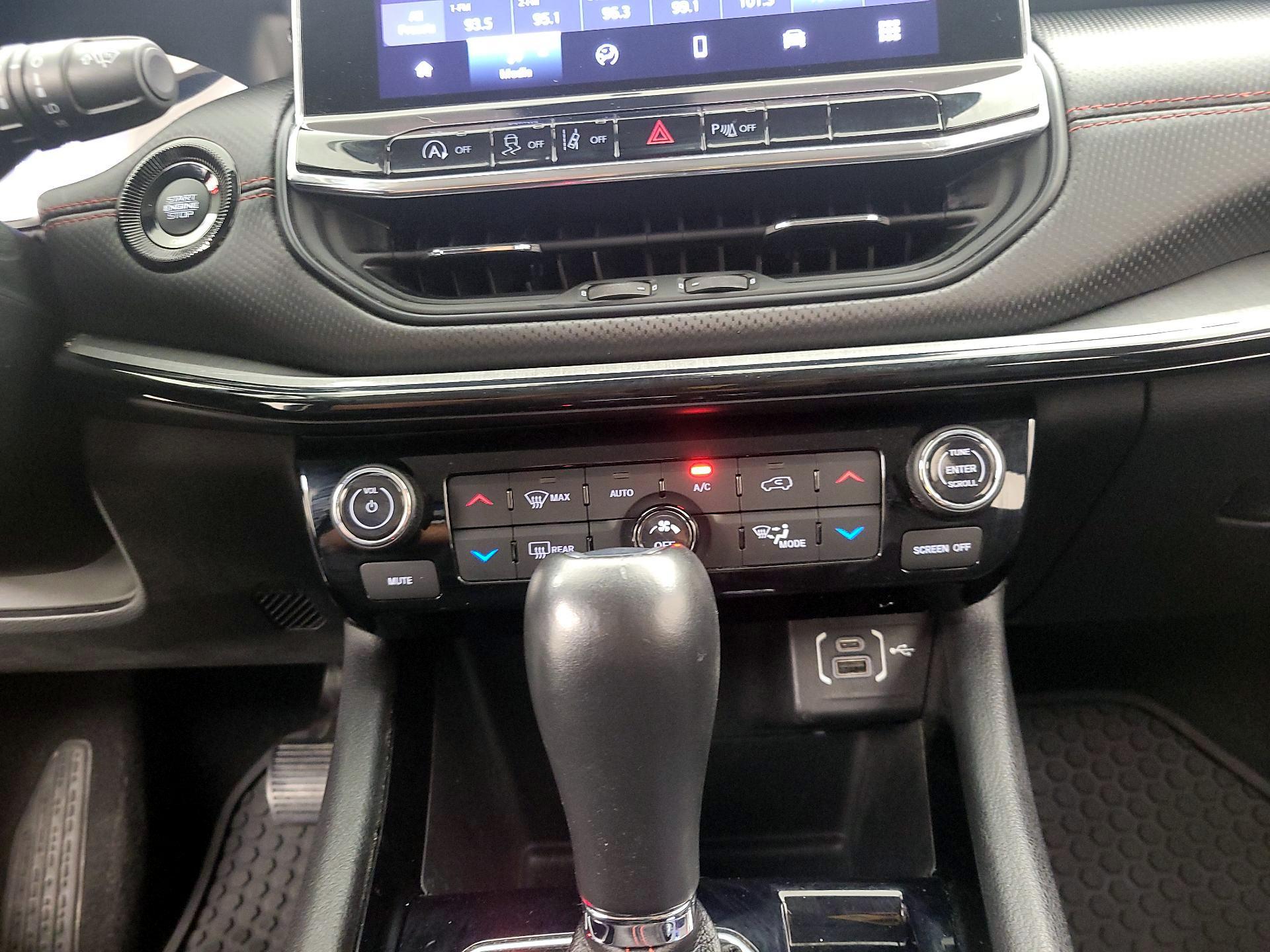Thumbnail: 2022 Jeep Compass - 18