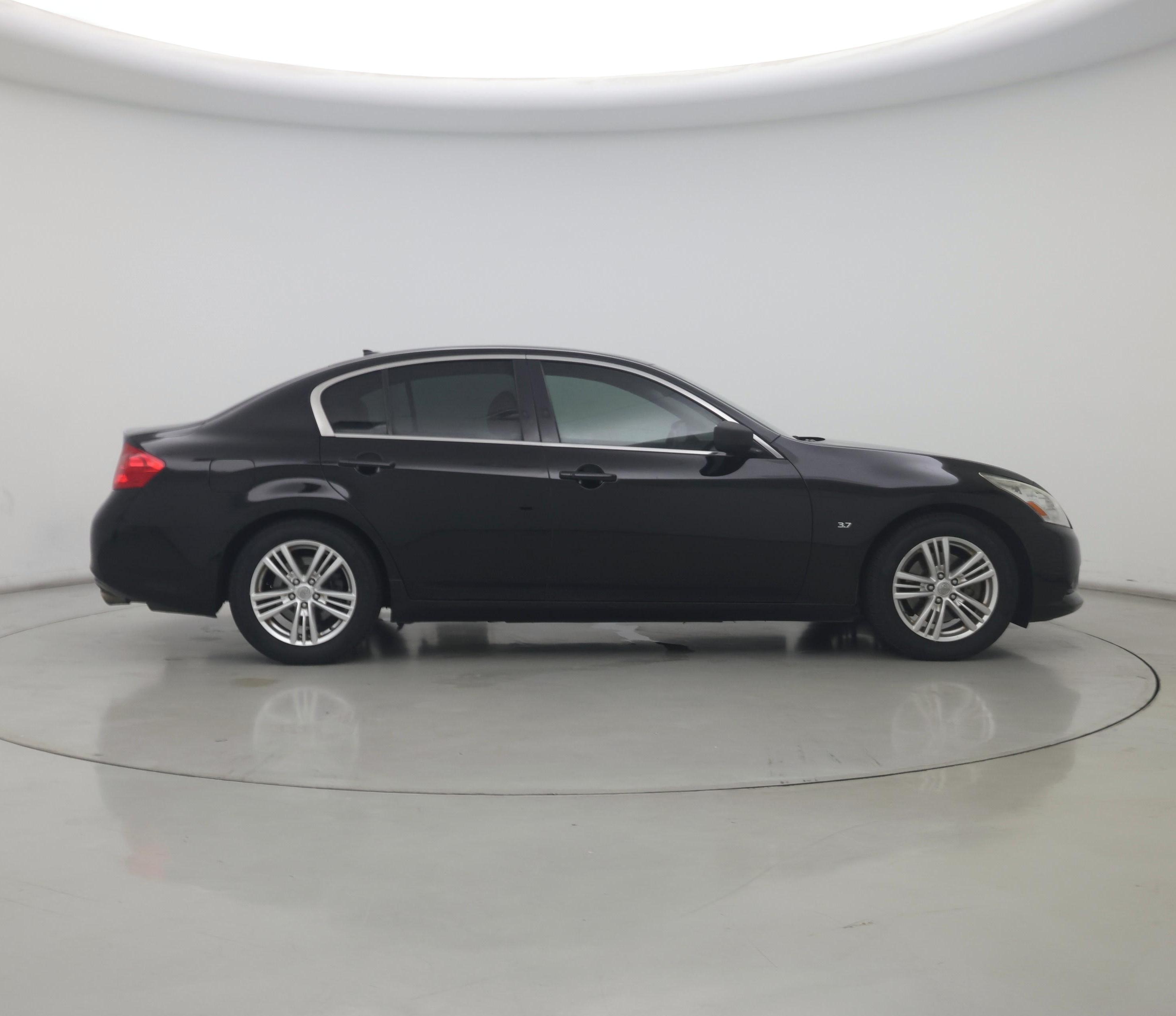 Thumbnail: 2015 INFINITI  - 7
