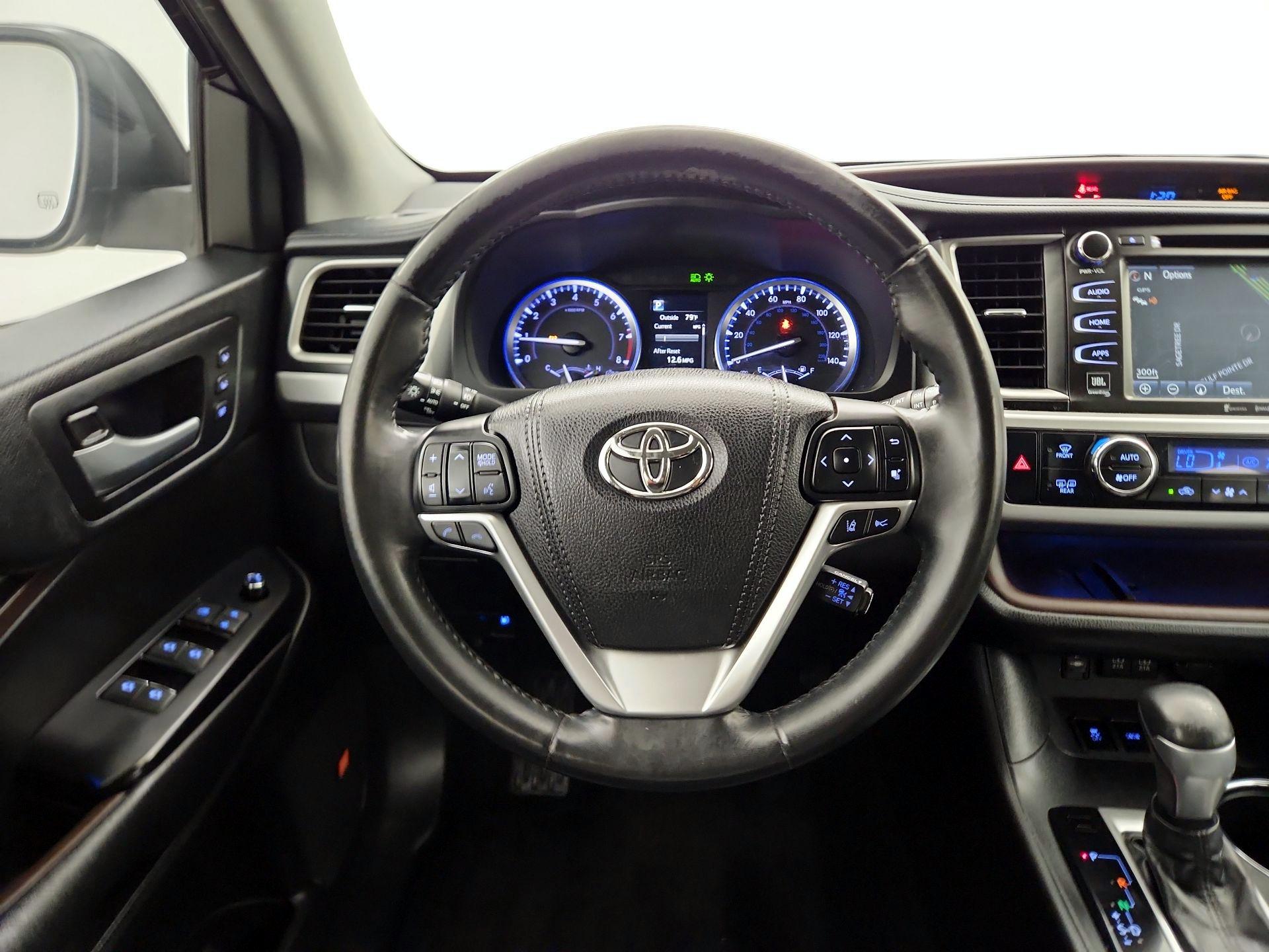 Thumbnail: 2018 Toyota Highlander - 10