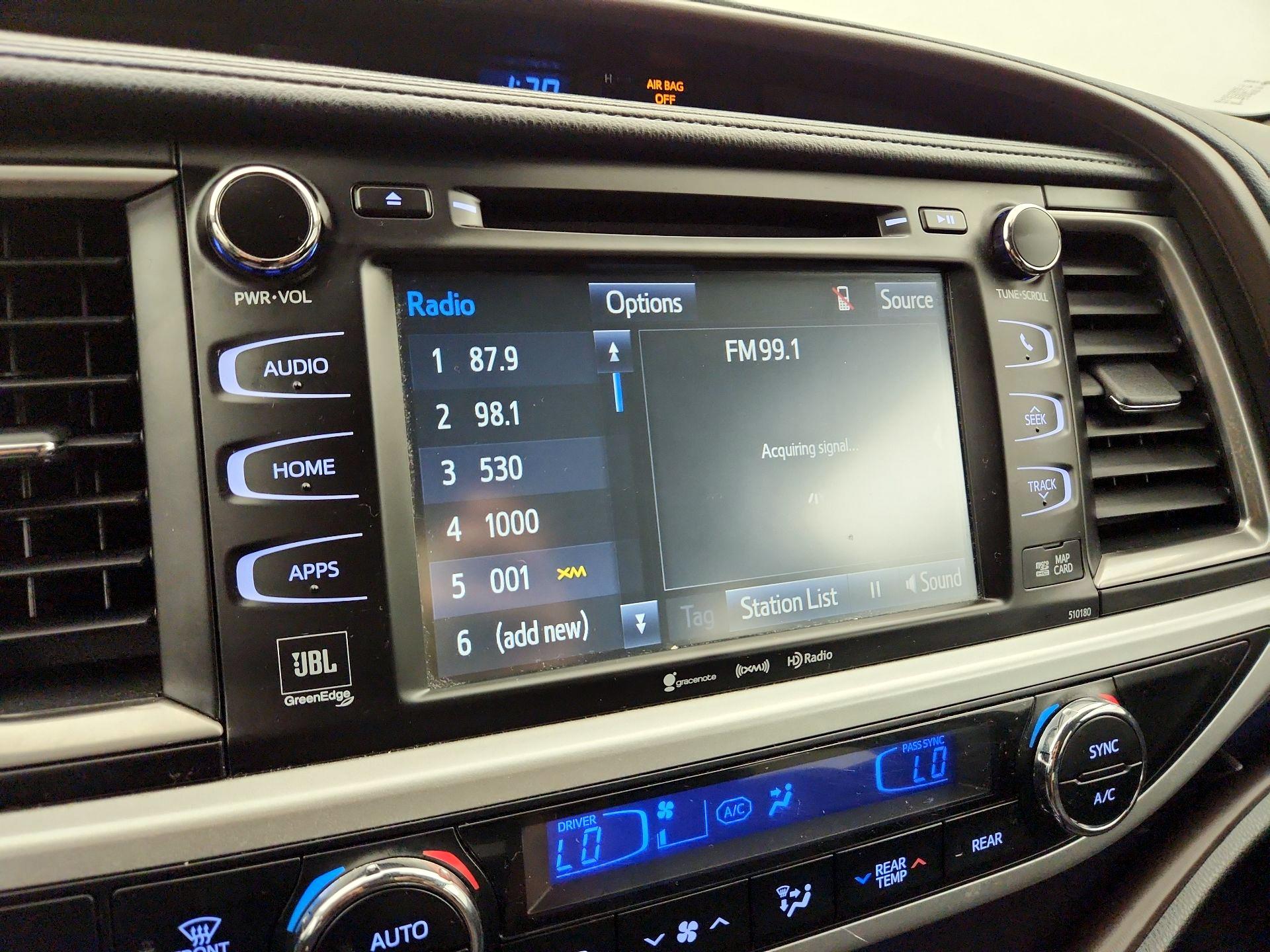 Thumbnail: 2018 Toyota Highlander - 16
