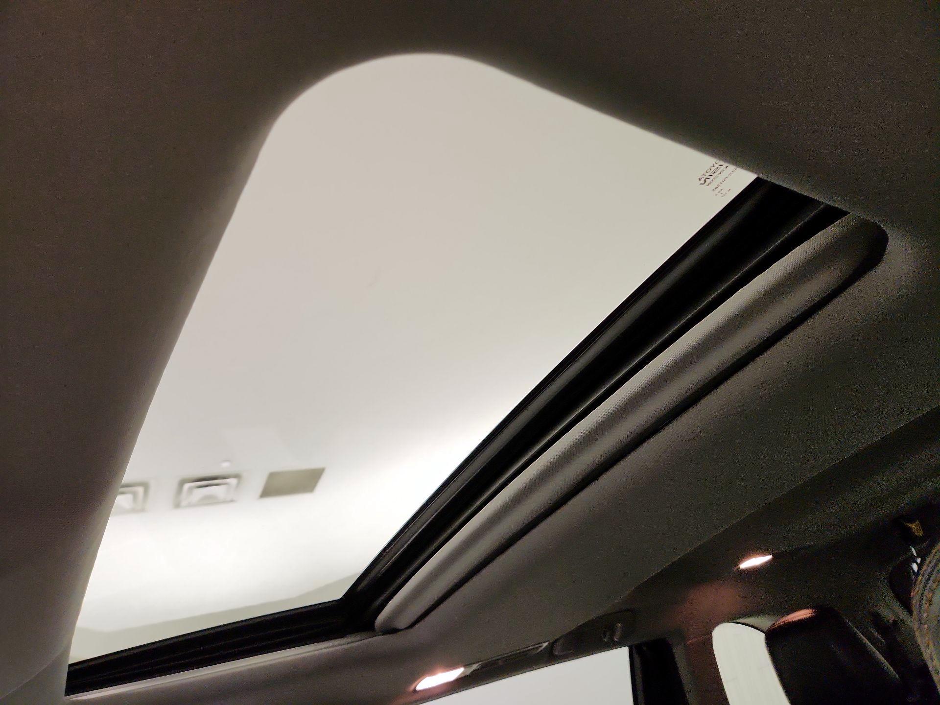 Thumbnail: 2018 Toyota Highlander - 20