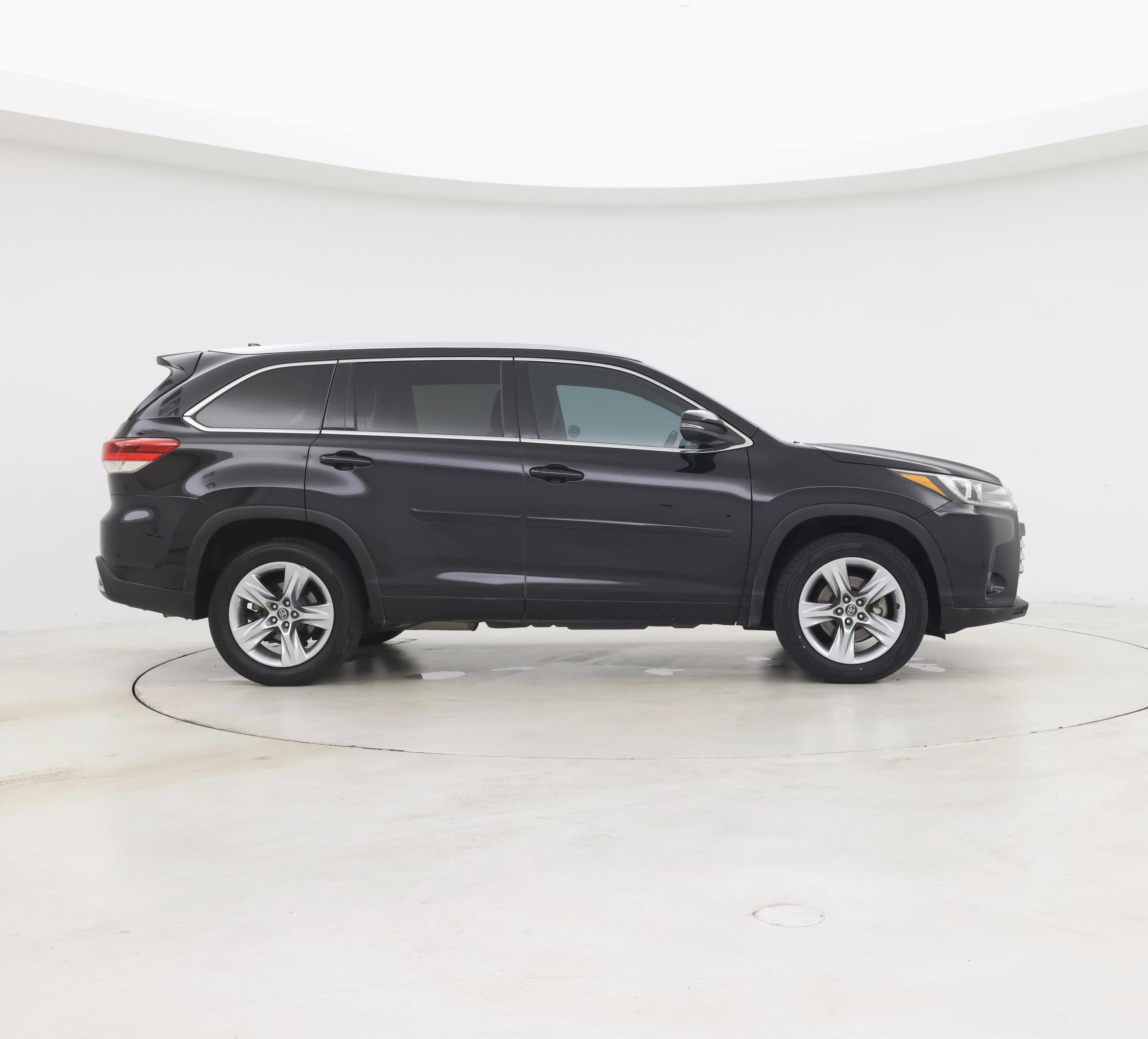 Thumbnail: 2018 Toyota Highlander - 7