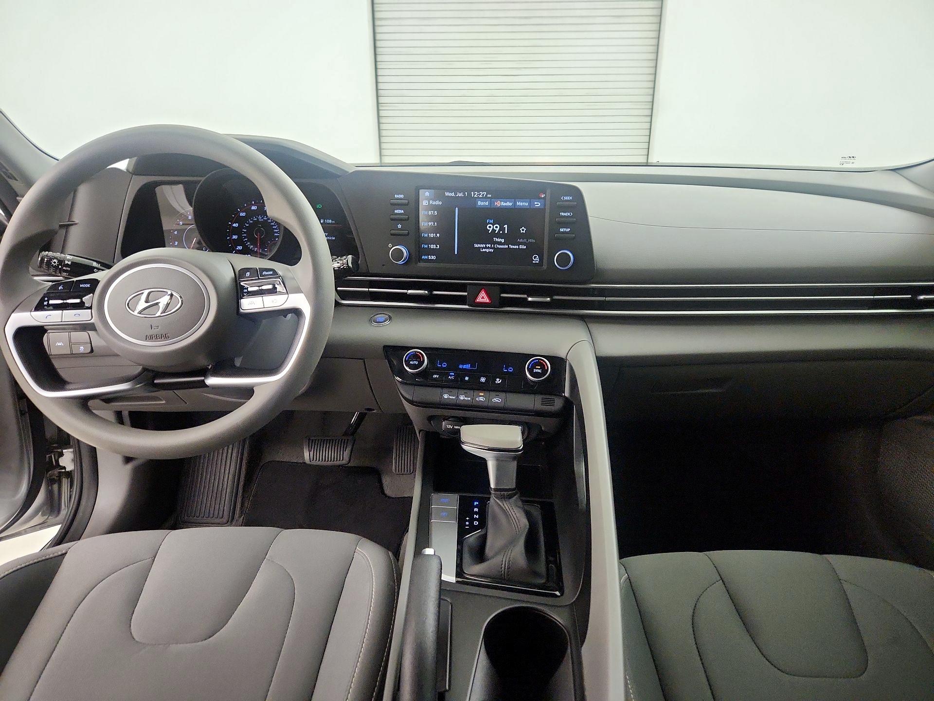 Thumbnail: 2023 Hyundai Elantra - 9