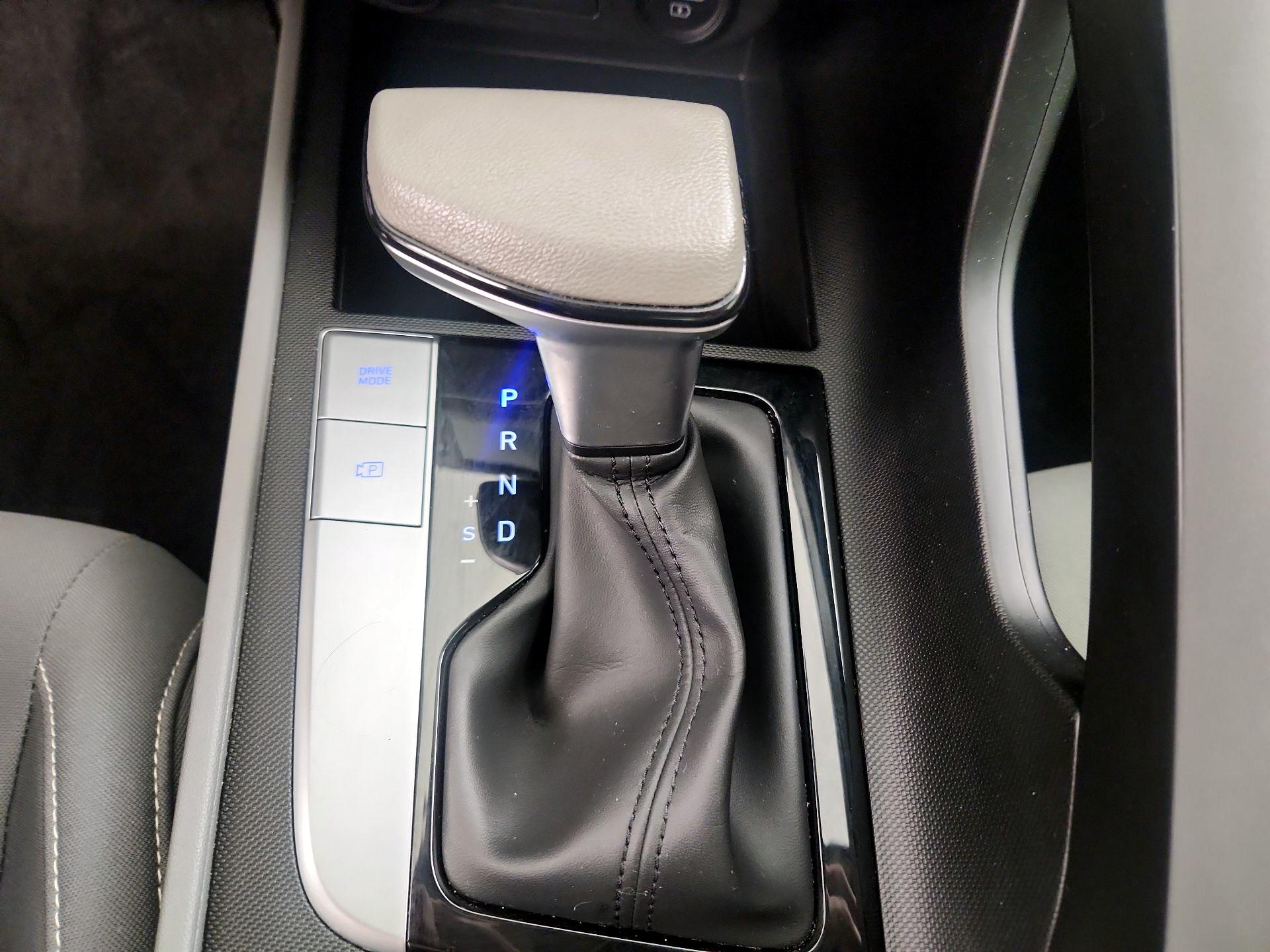Thumbnail: 2023 Hyundai Elantra - 17