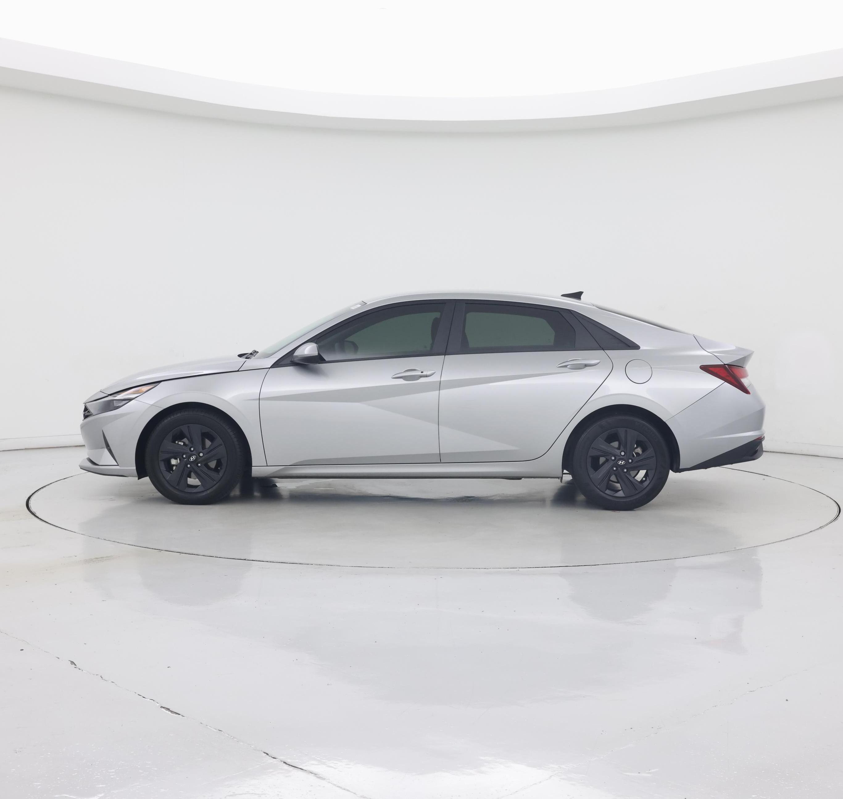 Thumbnail: 2023 Hyundai Elantra - 3
