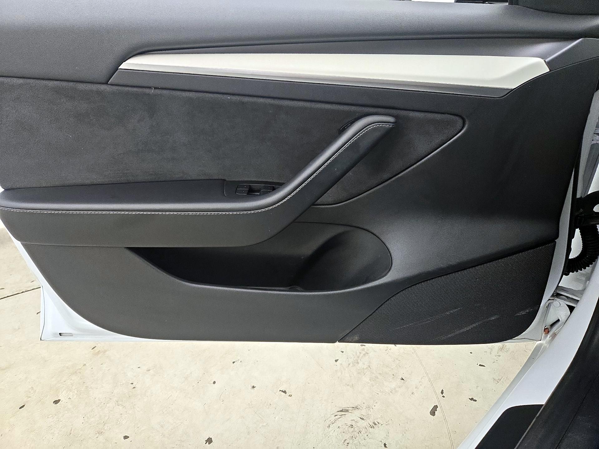 Thumbnail: 2021 Tesla Model 3 - 12