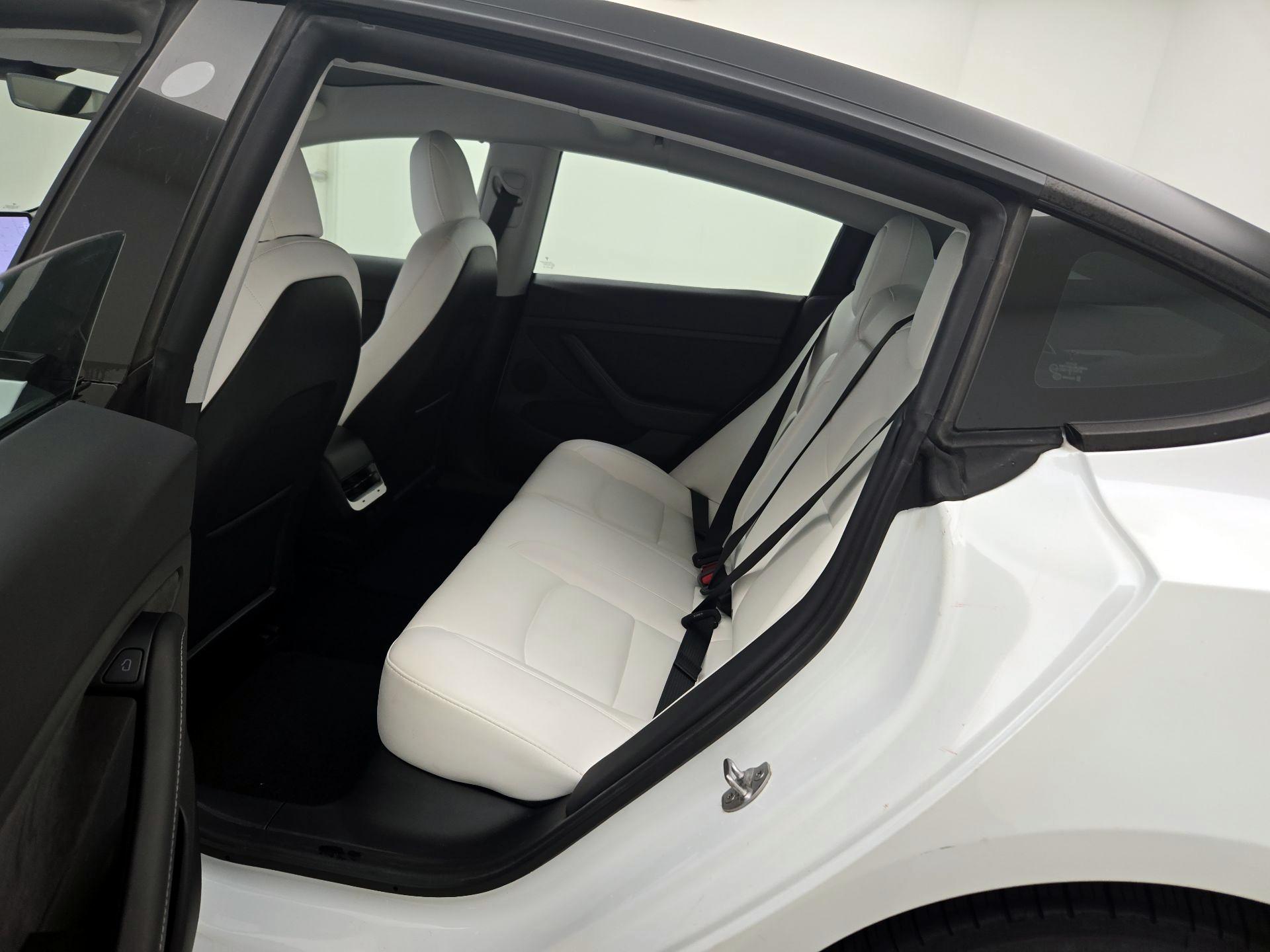 Thumbnail: 2021 Tesla Model 3 - 19