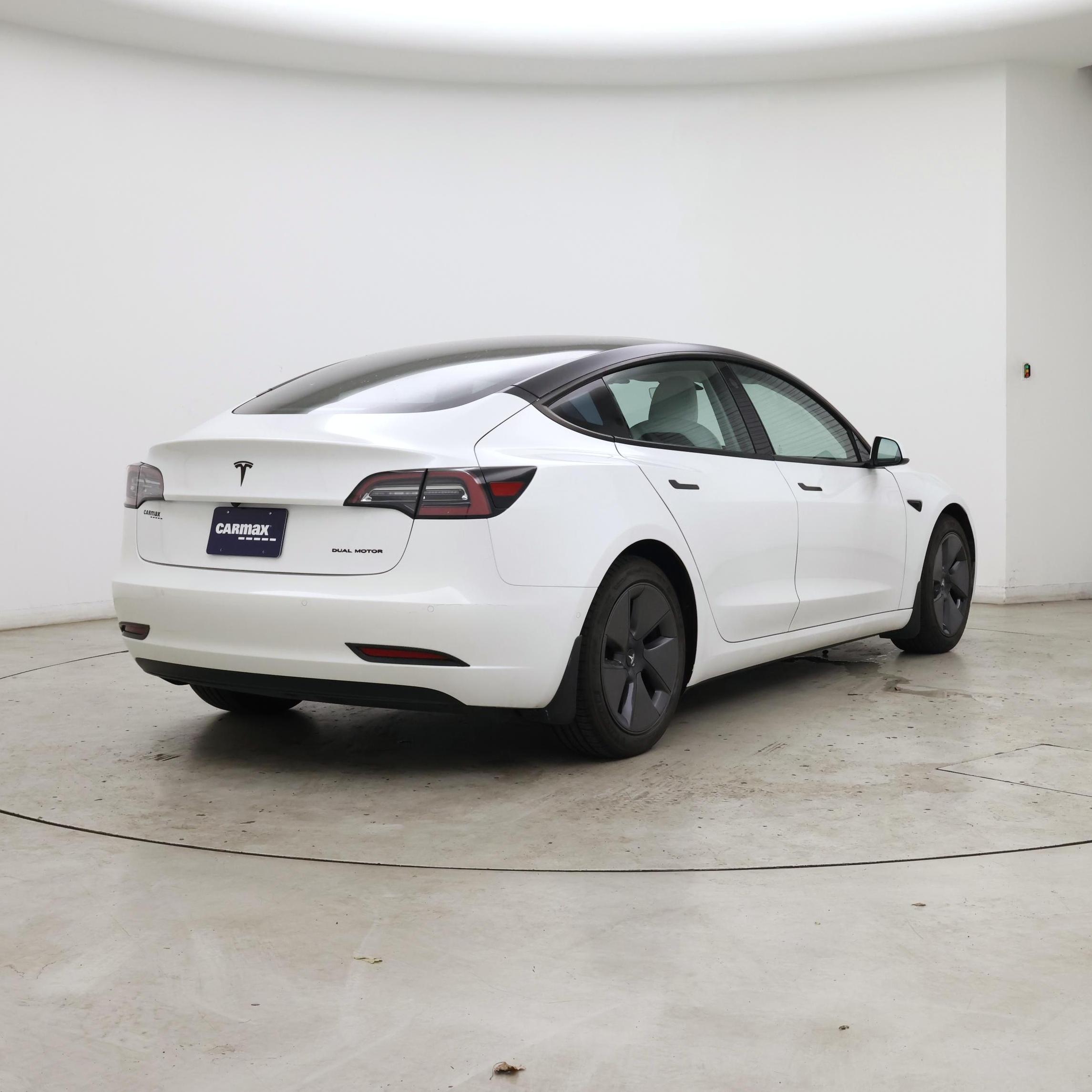 Thumbnail: 2021 Tesla Model 3 - 8