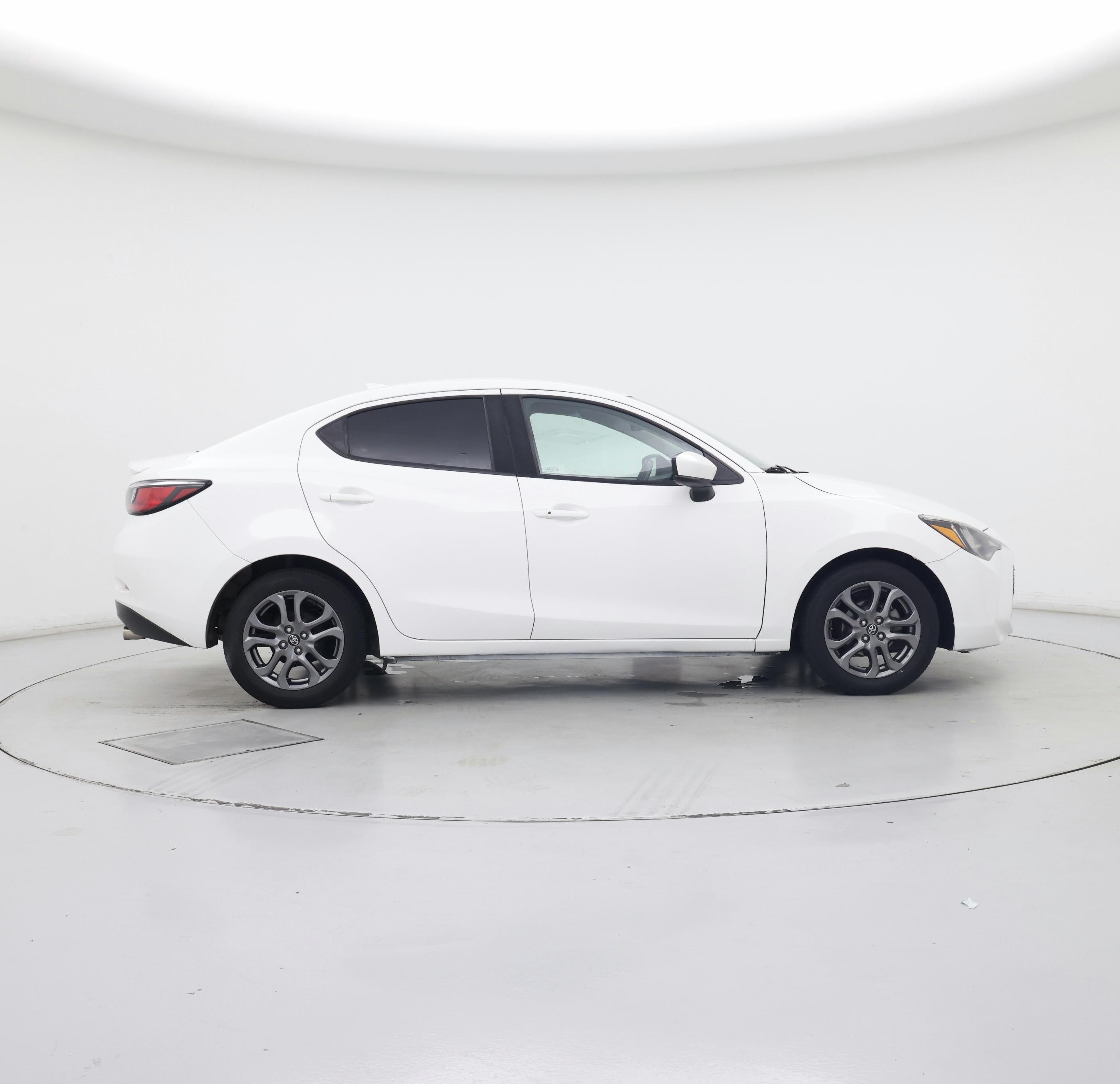 Thumbnail: 2019 Toyota Yaris - 7