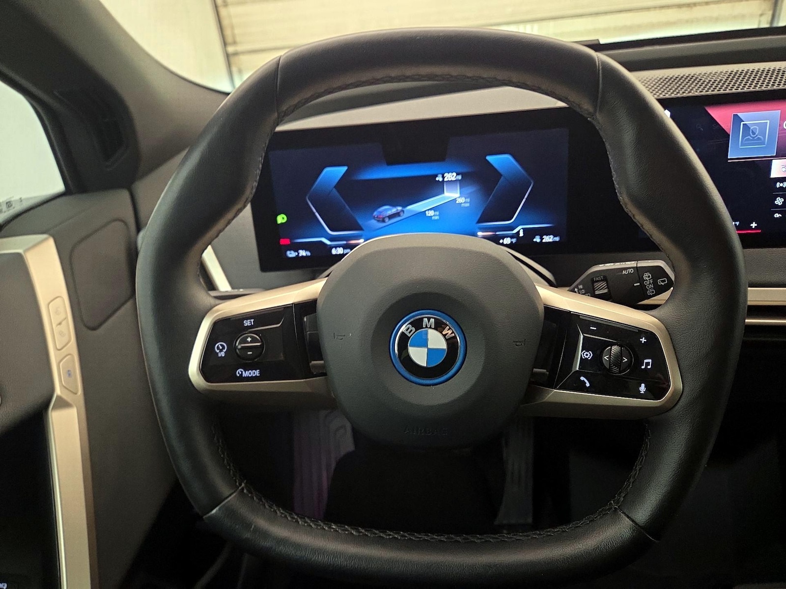 2023 BMW iX Base - Photo 11