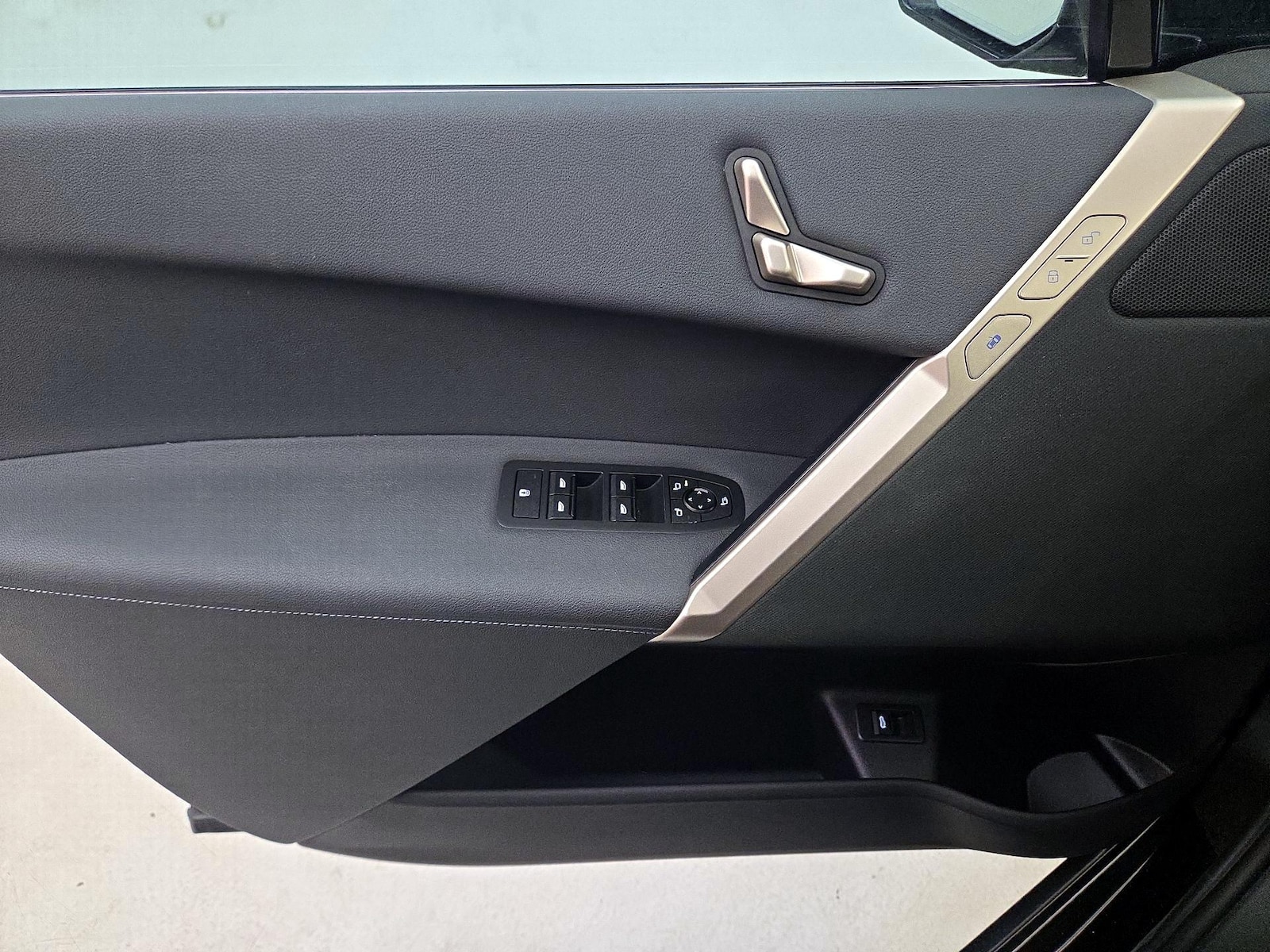2023 BMW iX Base - Photo 13