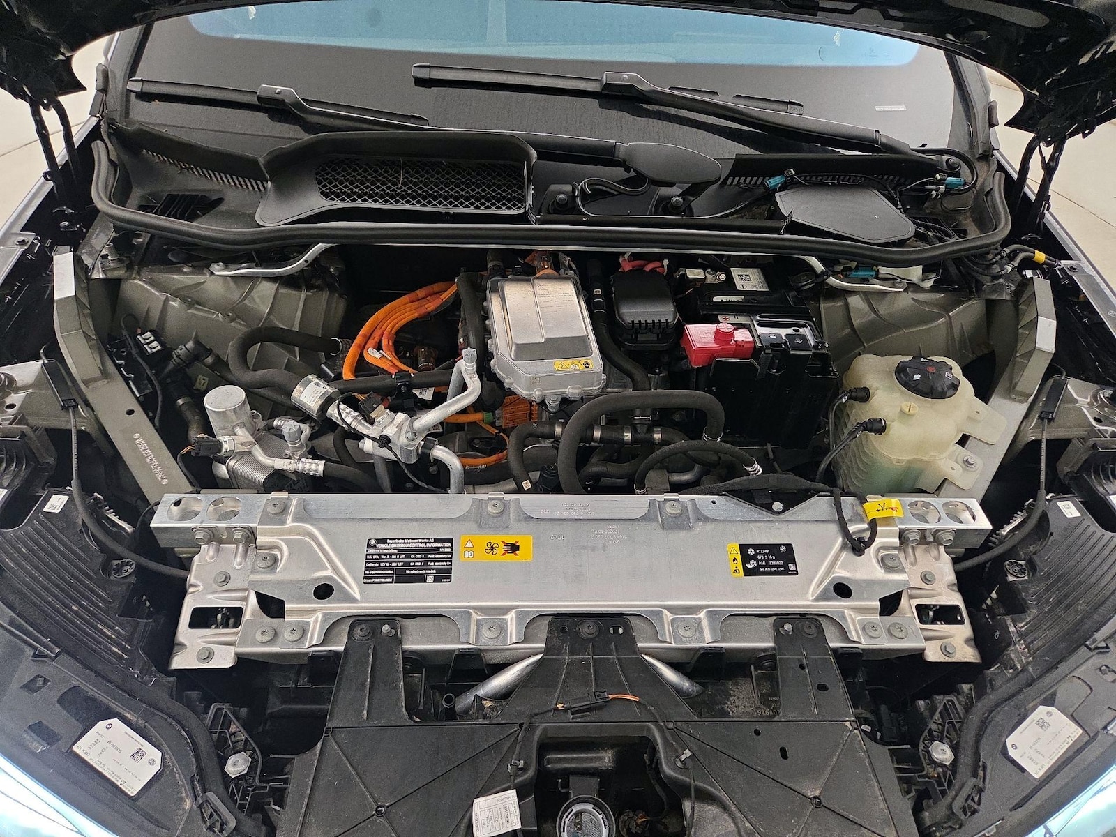 2023 BMW iX Base - Photo 24