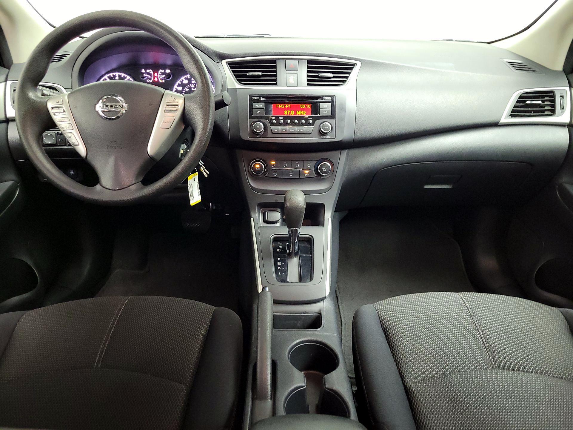 Thumbnail: 2016 Nissan Sentra - 9