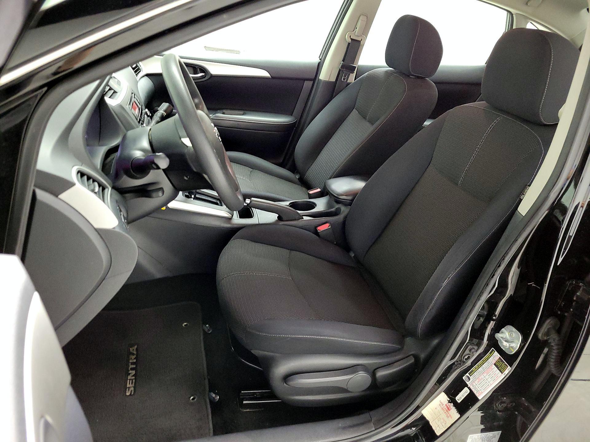 Thumbnail: 2016 Nissan Sentra - 11