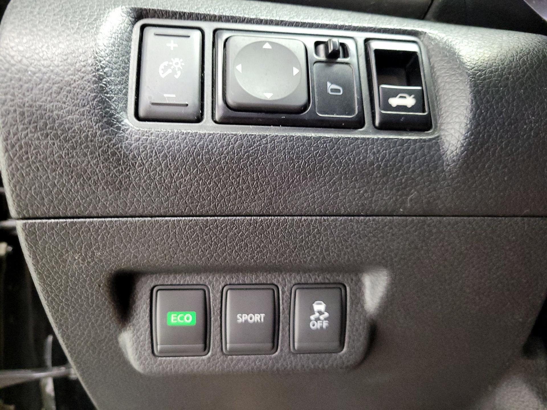 Thumbnail: 2016 Nissan Sentra - 13