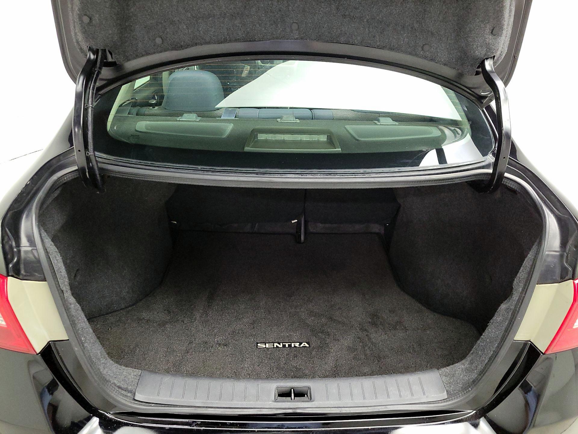 Thumbnail: 2016 Nissan Sentra - 19