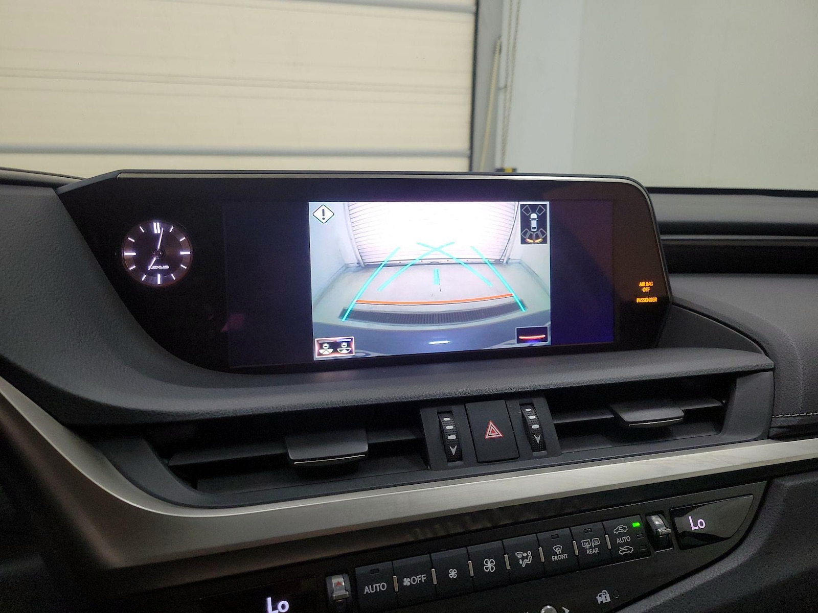 2020 Lexus ES 350 - Photo 16