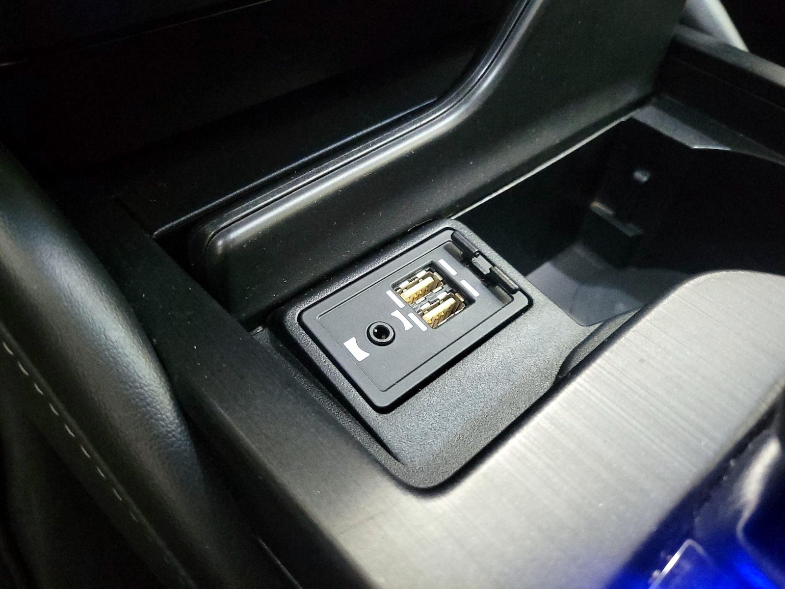 2020 Lexus ES 350 - Photo 20