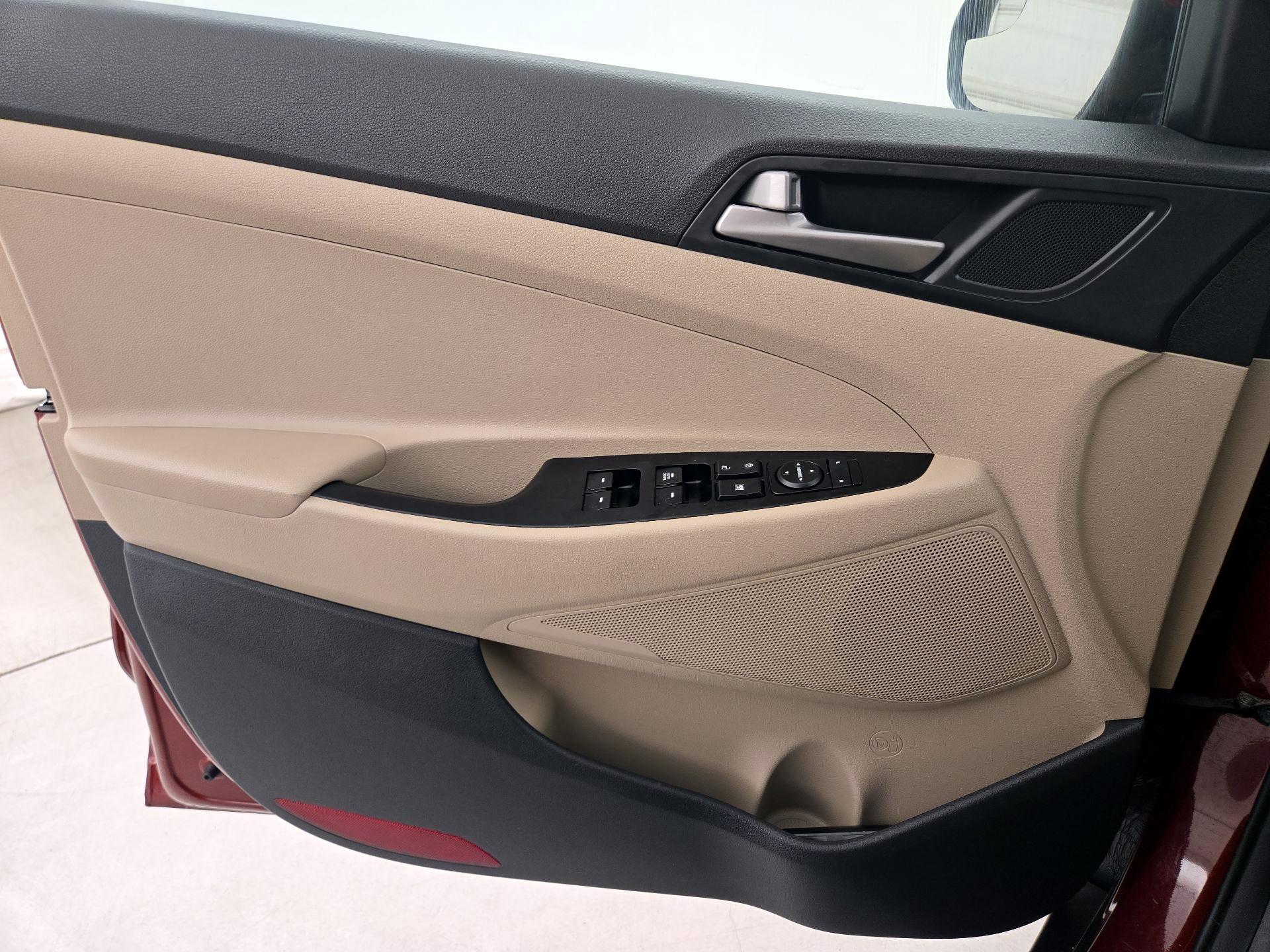 Thumbnail: 2018 Hyundai Tucson - 12