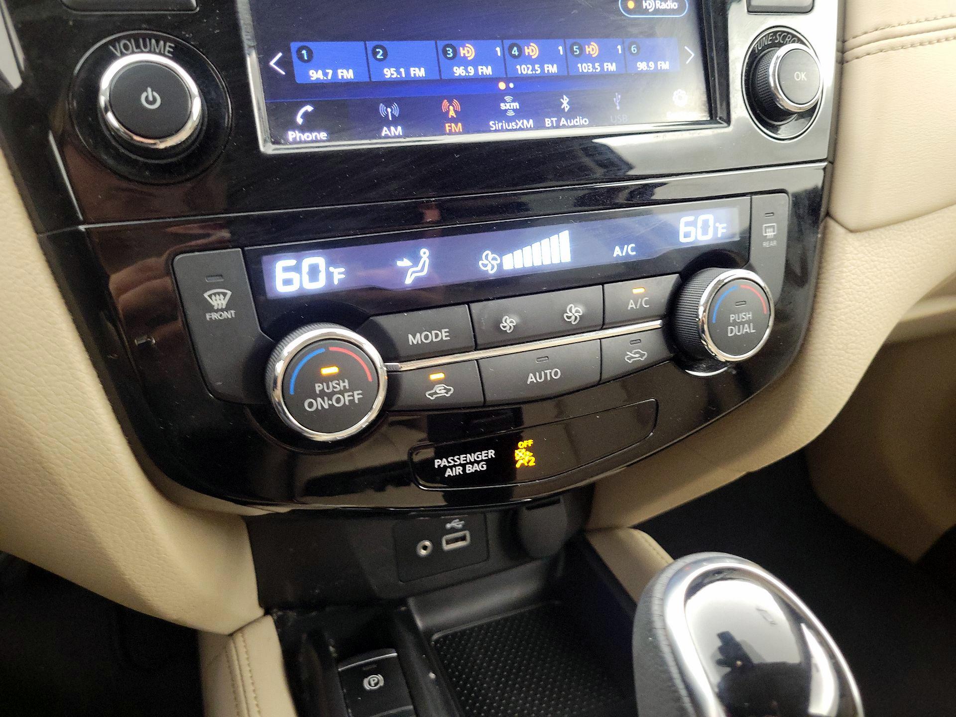 Thumbnail: 2019 Nissan Rogue - 16