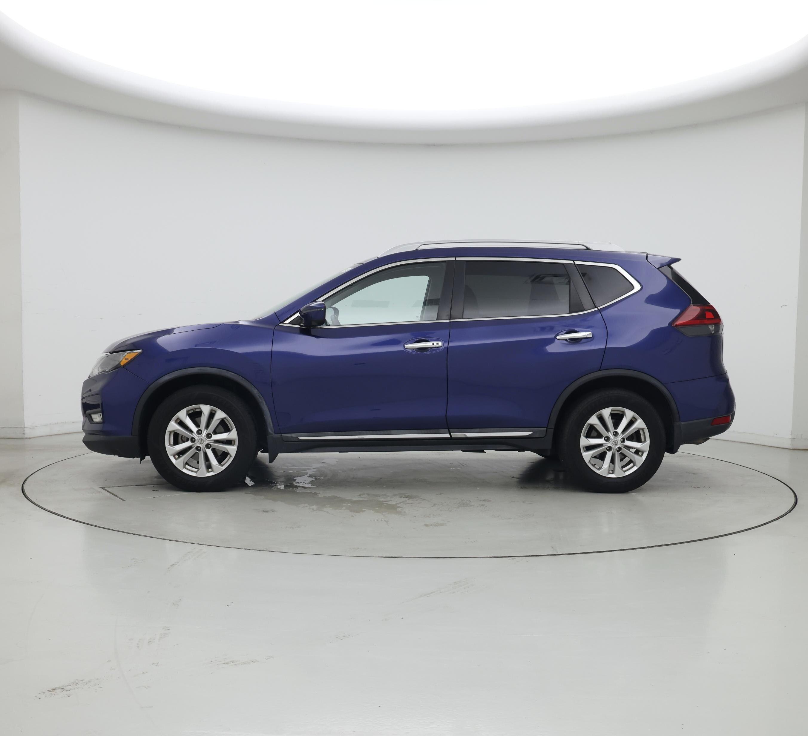 Thumbnail: 2019 Nissan Rogue - 3