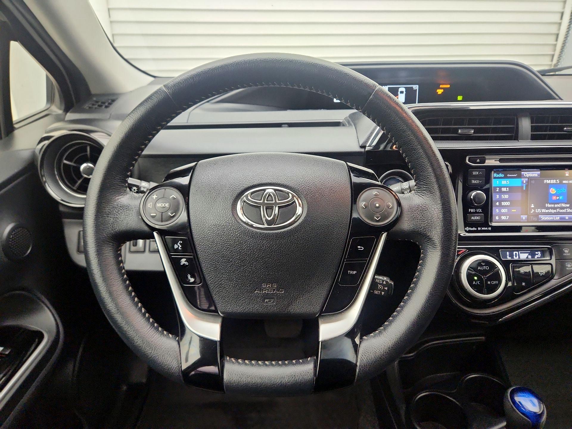 Thumbnail: 2018 Toyota Prius c - 10